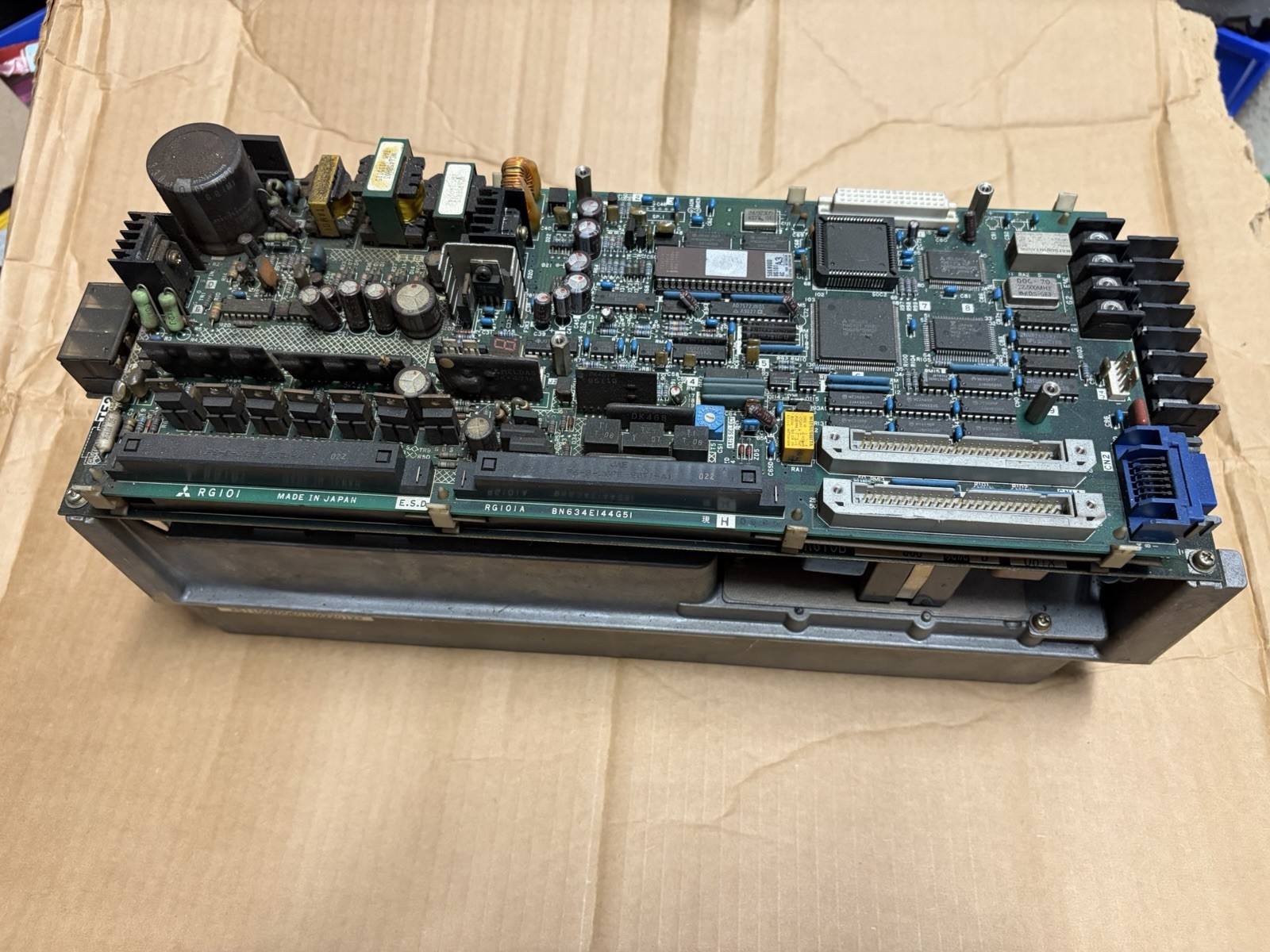 Mitsubishi MR-S11-200-E01 servo drive for parts or repair