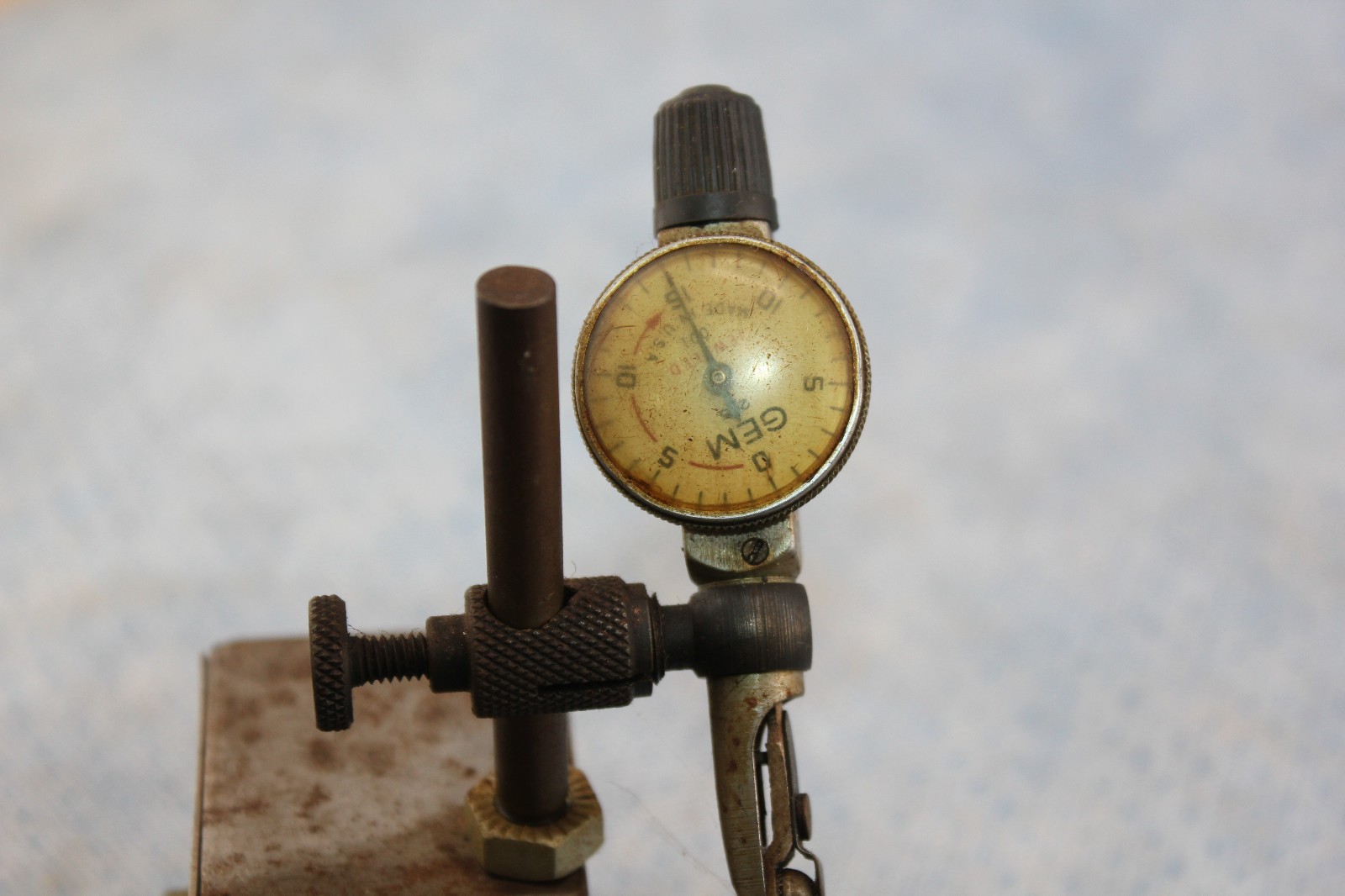 SMALL GEM 225 DIAL INDICATOR ON METAL BLOCK