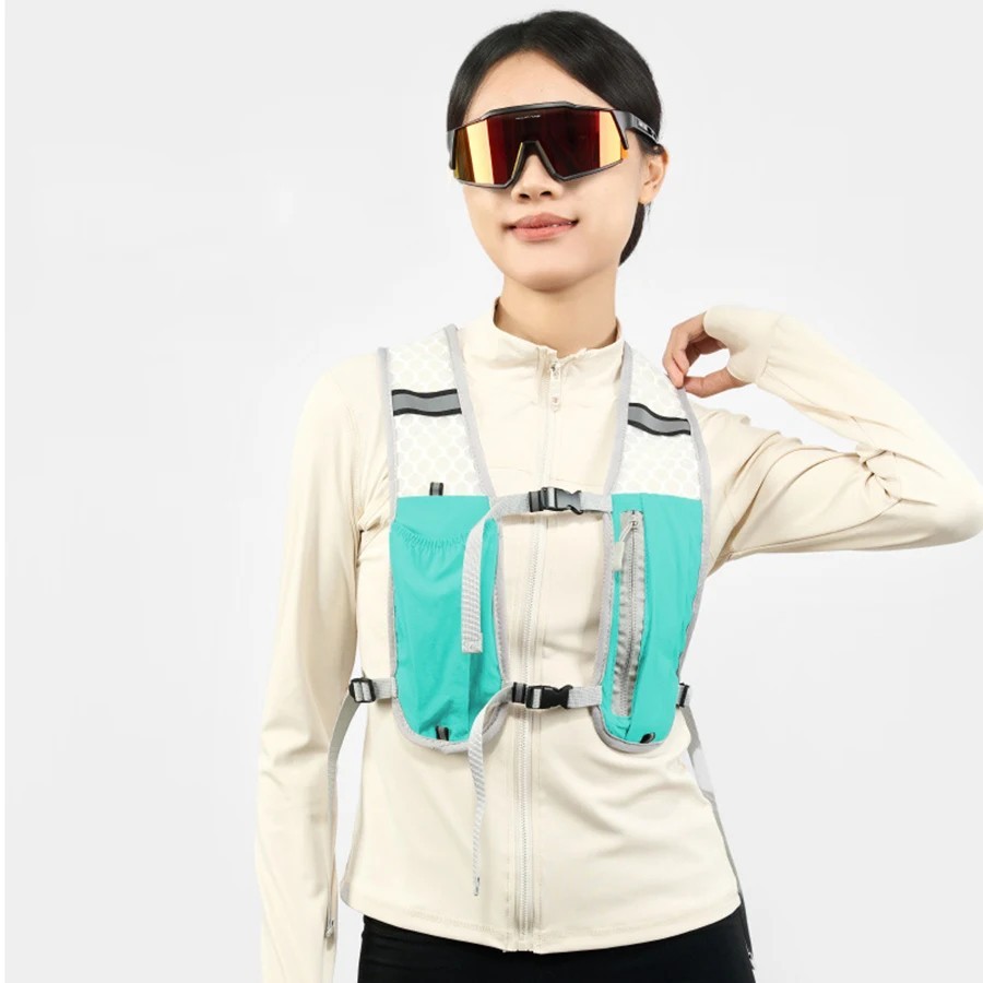 Running Biking Vest Lightweight Reflective Hydration Pack with Phone Storage
