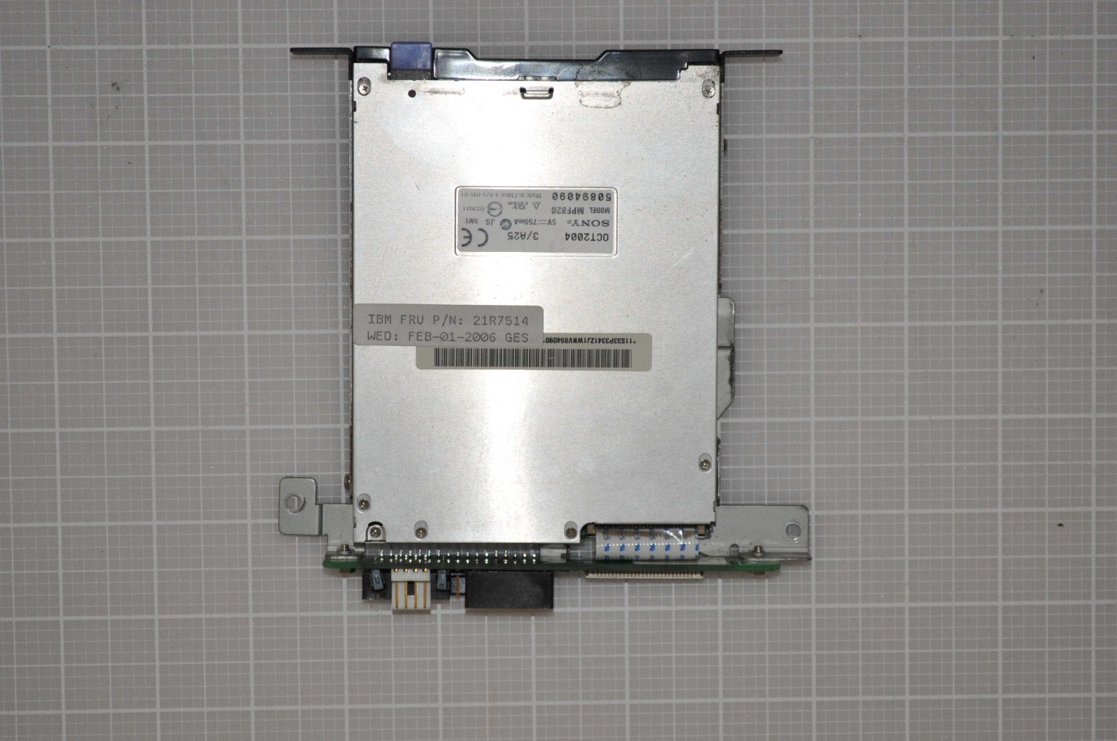 IBM SurePOS 700 MT-4800 Floppy Drive Assy 21R7514