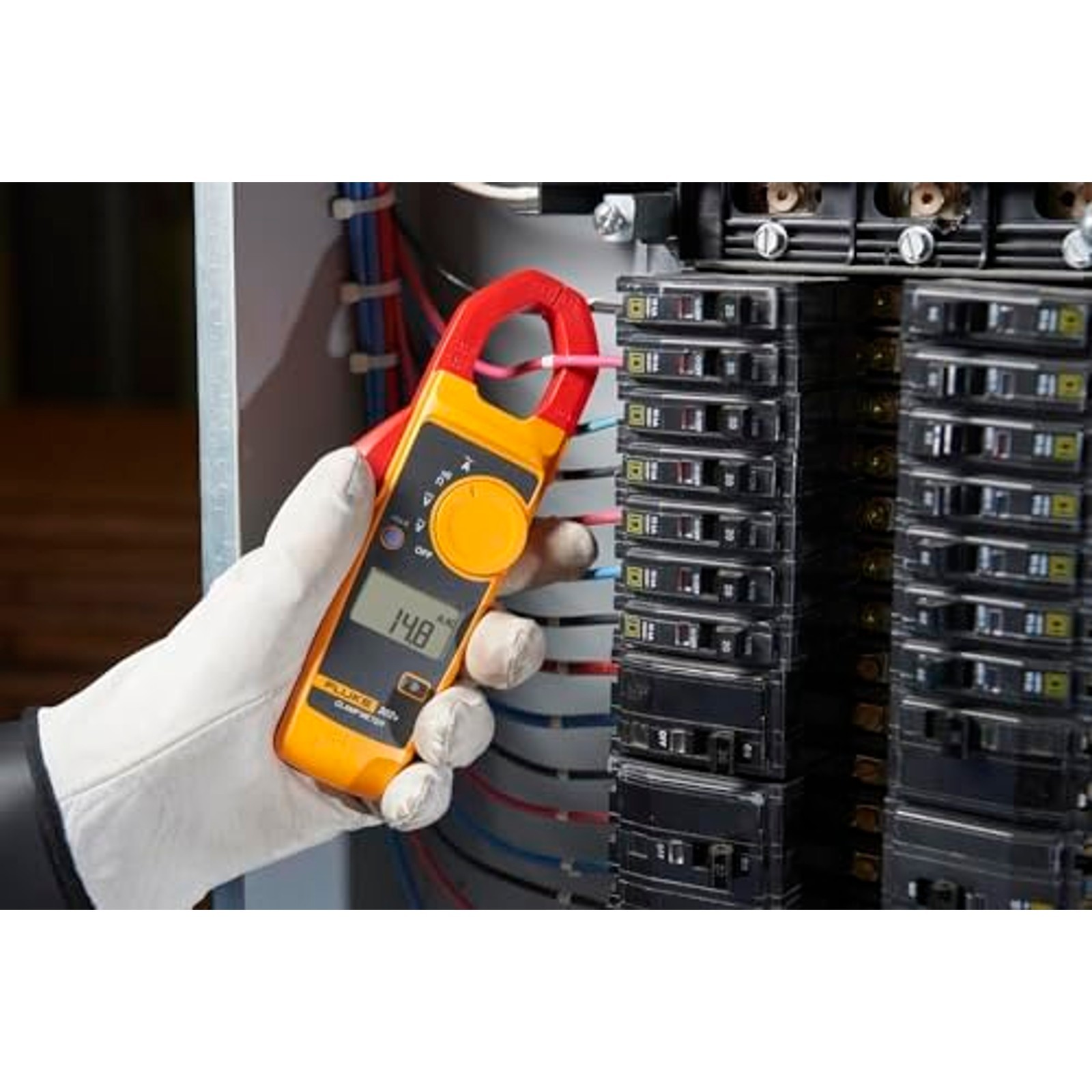 Fluke 302+ Digital Clamp Meter 400A AC Current 600V CAT III Backlit Display