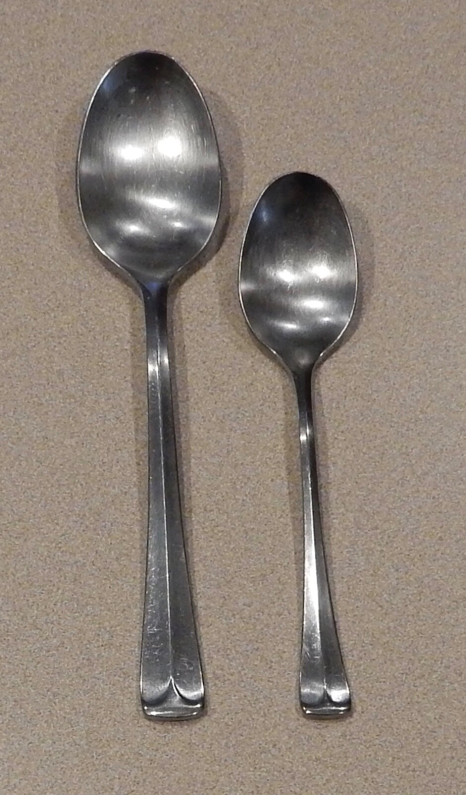 2 Ekco Stainless Colonial Richmond Spoons