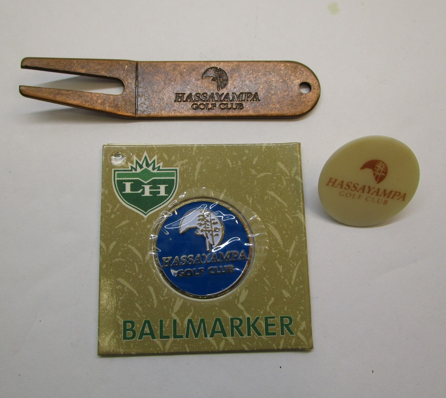 Hassayampa Golf Club Divot Repair Tool &Two (2) Ball Markers BLUE