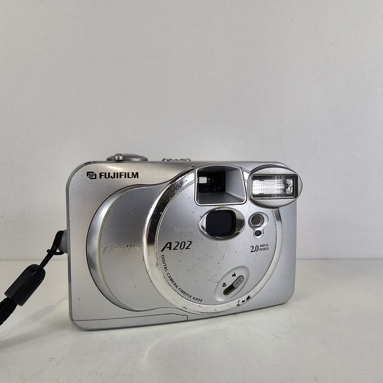 Fujifilm FinePix A202 2.0MP Compact Digital Camera Silver Tested
