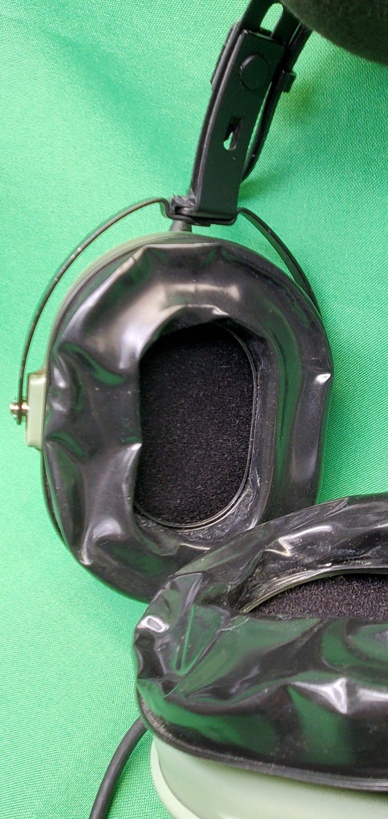 *AS IS* David Clark Aviation Headset with M4 Microphone – Dual Plug