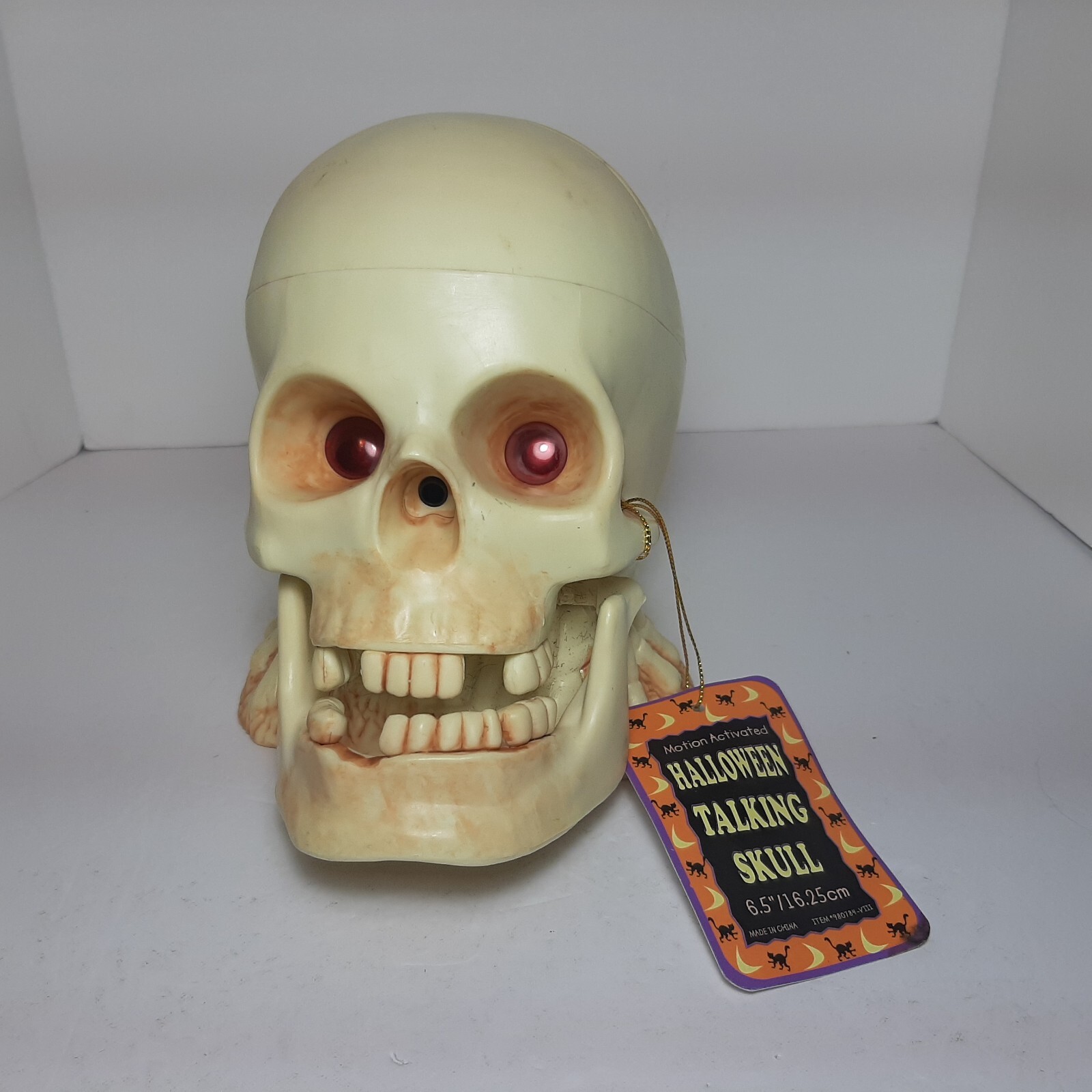 Halloween Spooky Talking Skull Motion Activated 1998 Telco Creations SEE VIDEO