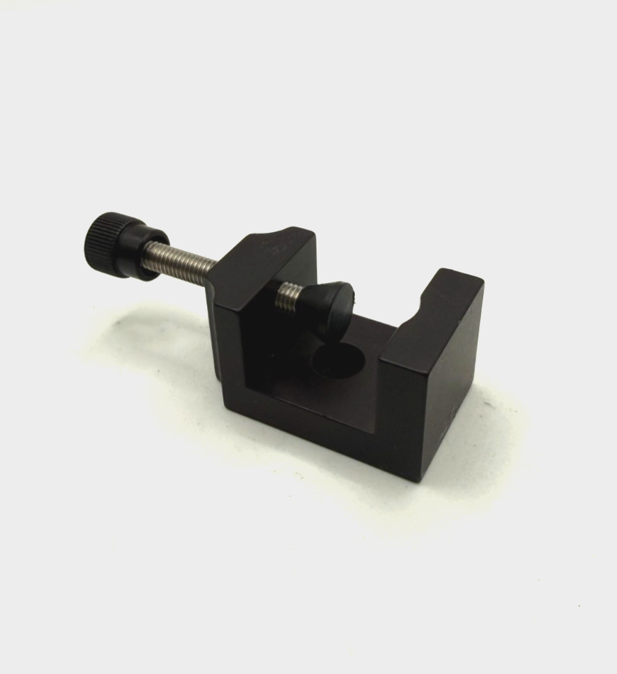 Thorlabs FP01 Plate Holder, 0.9" Wide, Holds Plates up to 0.58" Thick