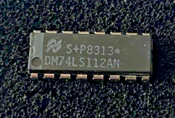 National DM74LS112AN dual neg-edge trig J-K flip flop Integrated Circuit