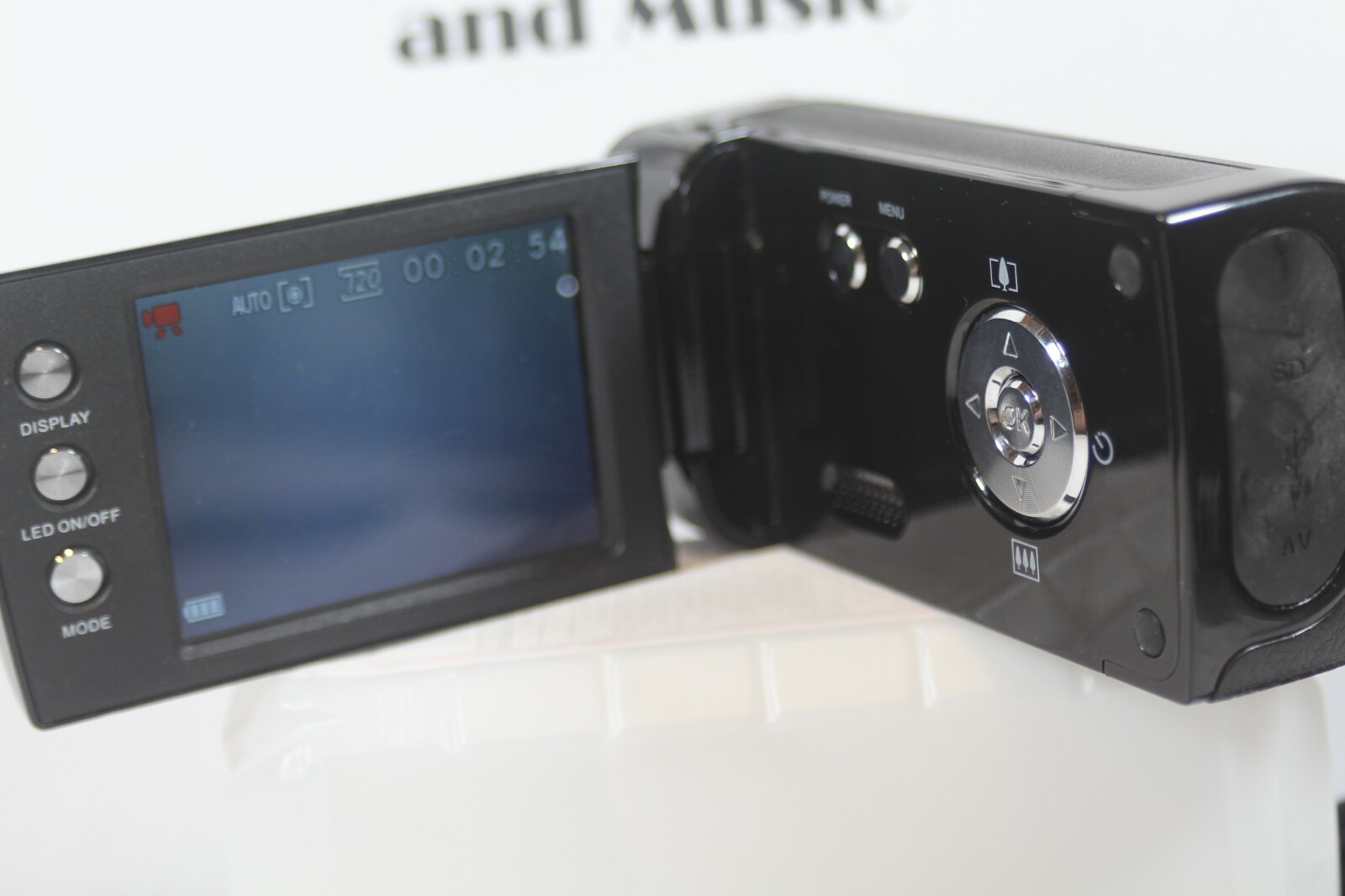 RCA Mini Digital Video Camera Spanish language model with batteries & usb cable