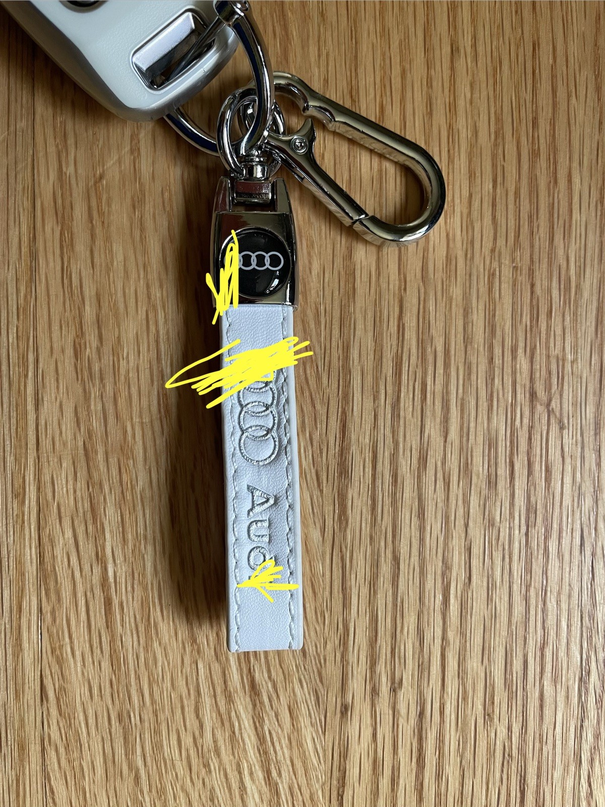 TACOMA Genuine White Leather Keychain Set Compatible with Audi A3 A4 A5 A6 A7 Q5