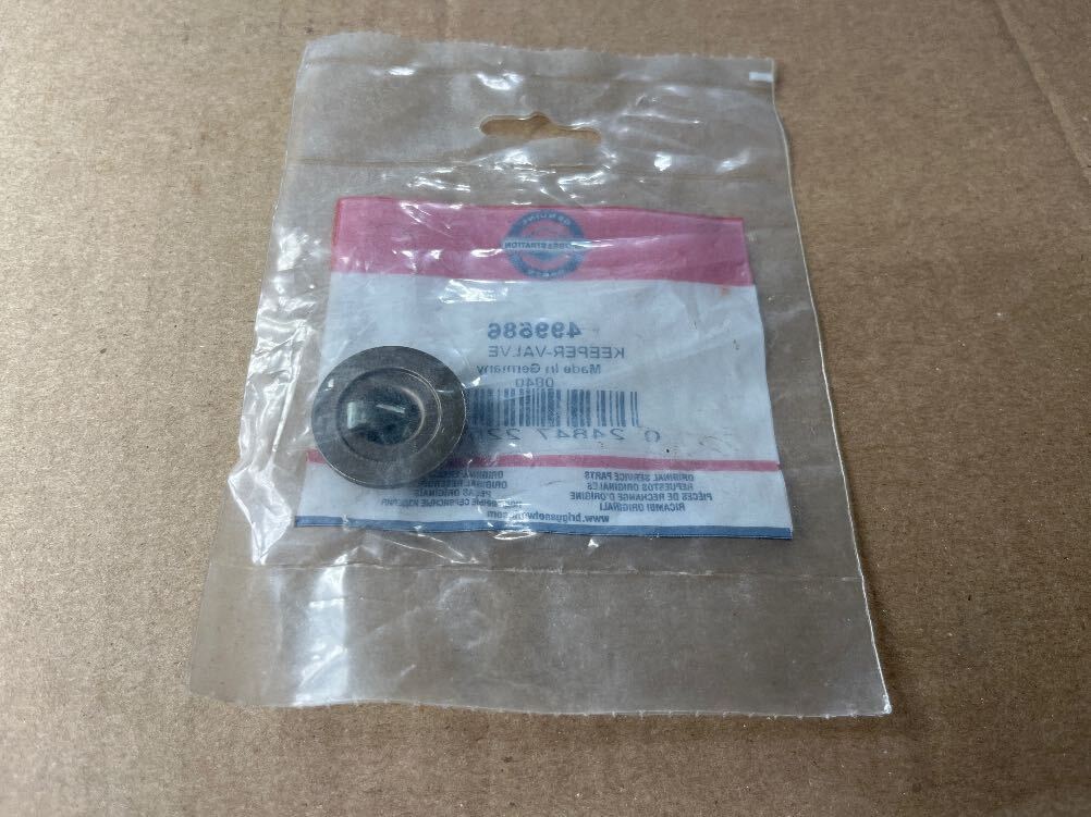 Briggs & Stratton 499586 KEEPER-VALVE
