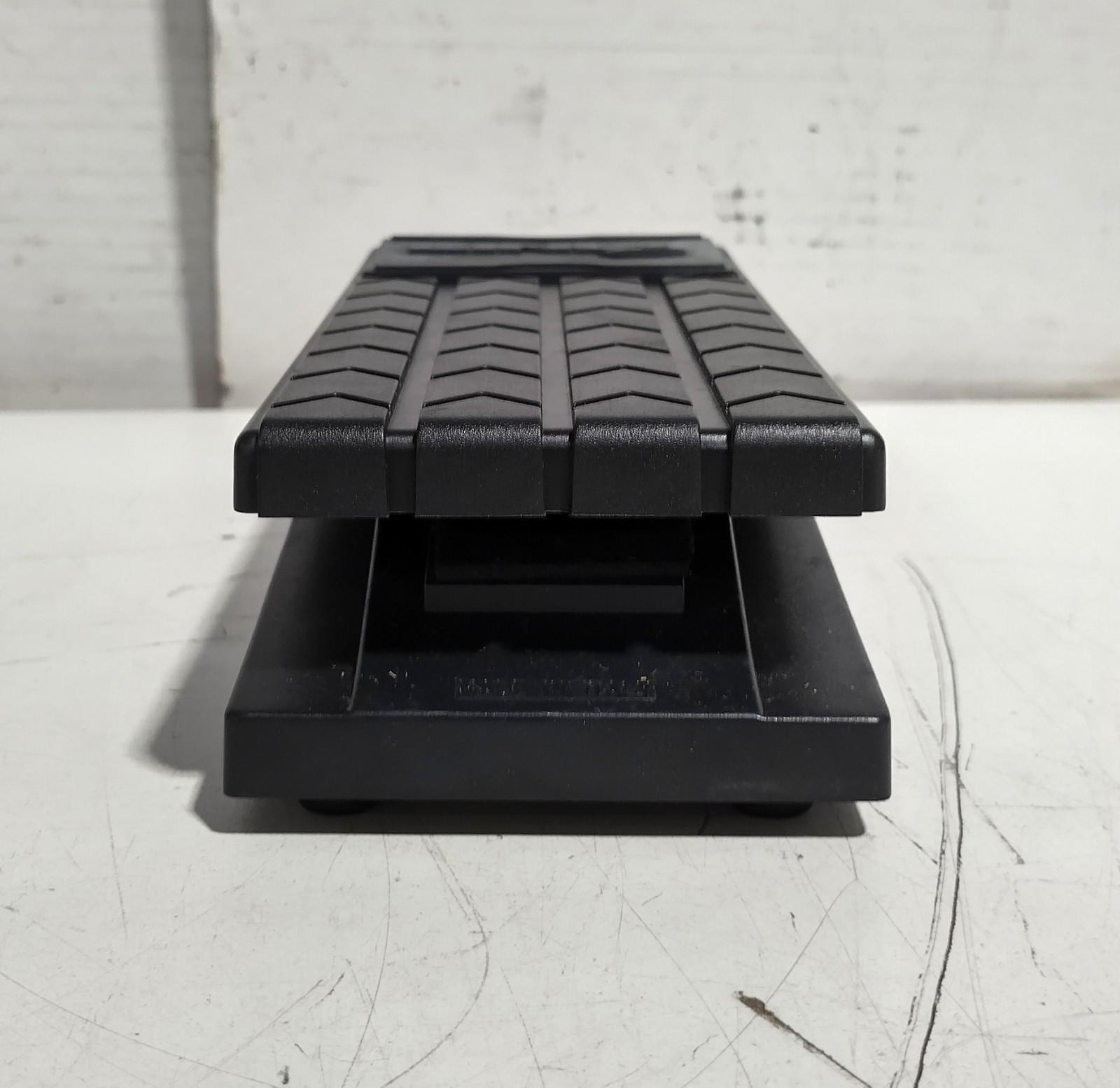 Line 6 Accessories Expression Pedal Designed for Line 6 Amps & Stomp Boxes