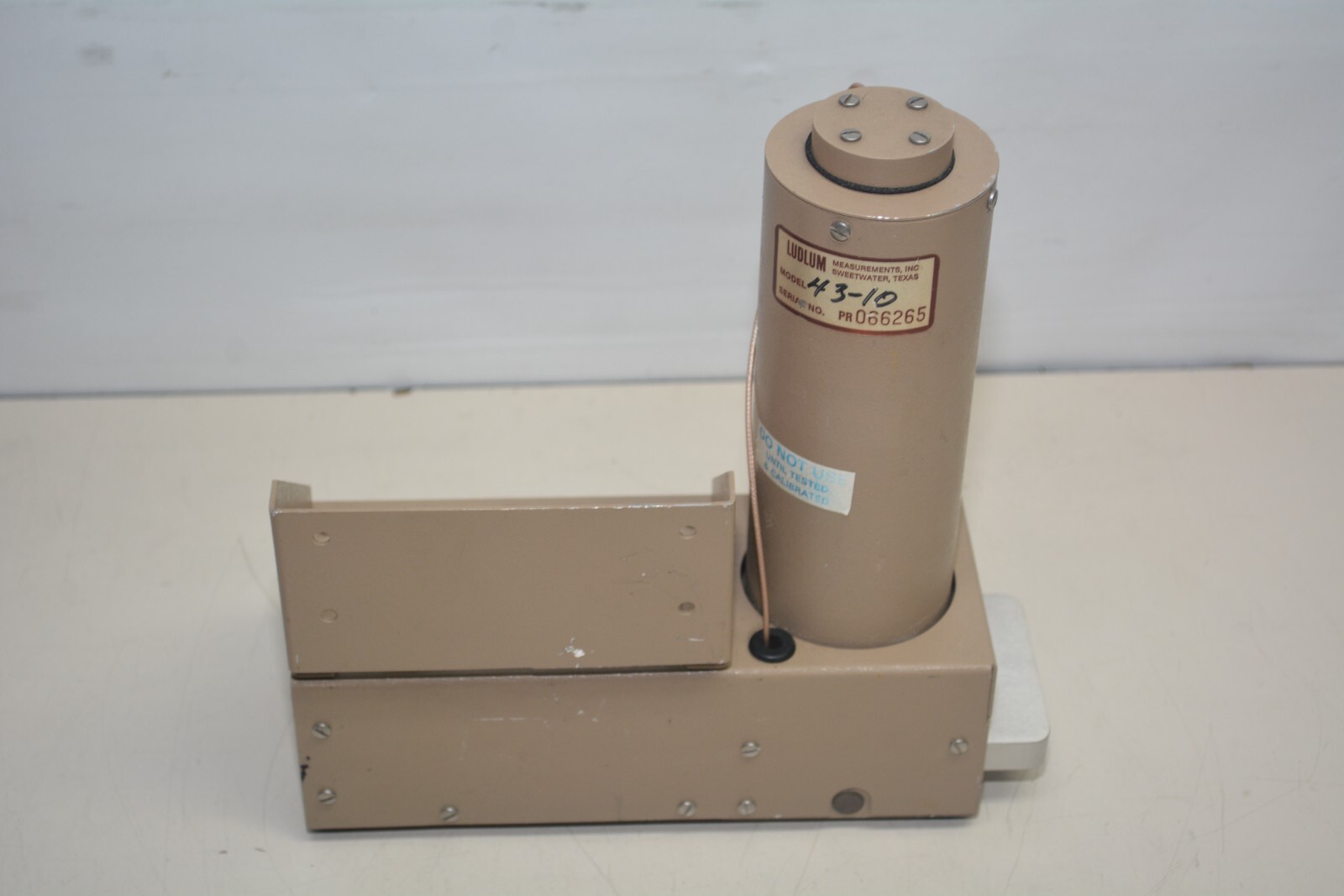 Ludlum Model 43-10 Alpha-Beta Sample Counter Head #W3673