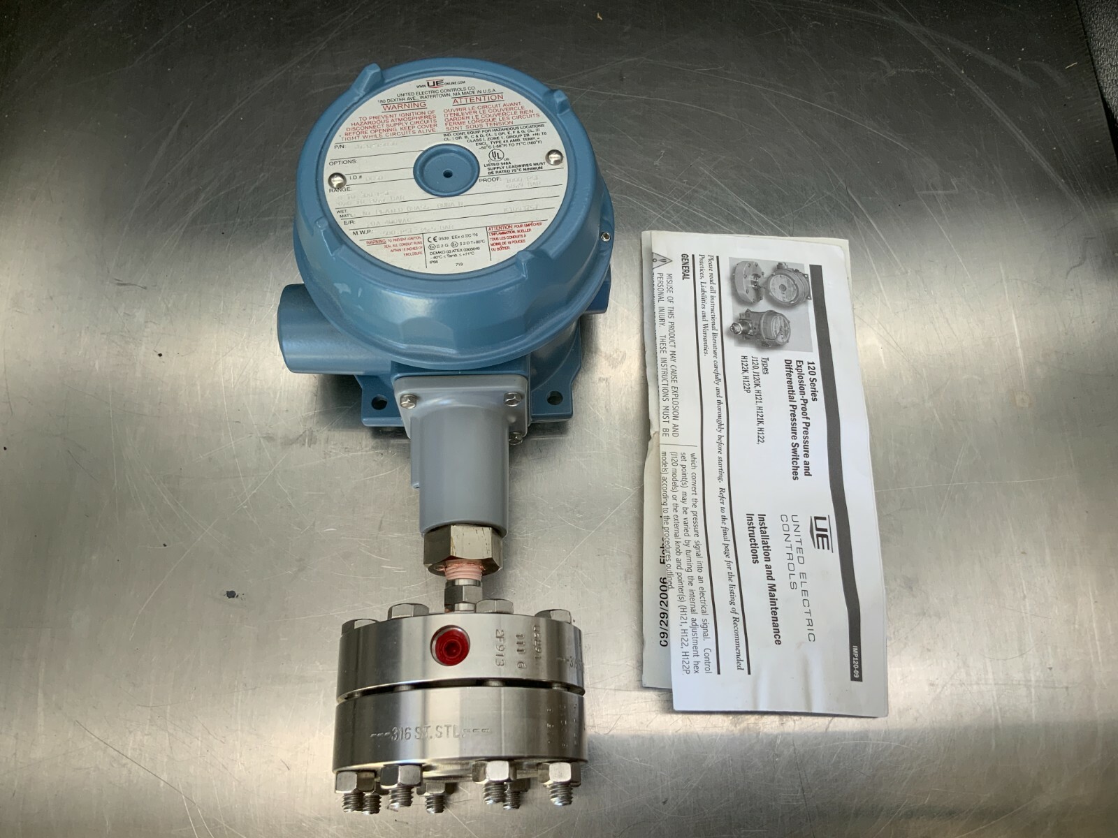 United Electronic Controls J120-15836 Explosion Proof Pressure Switch