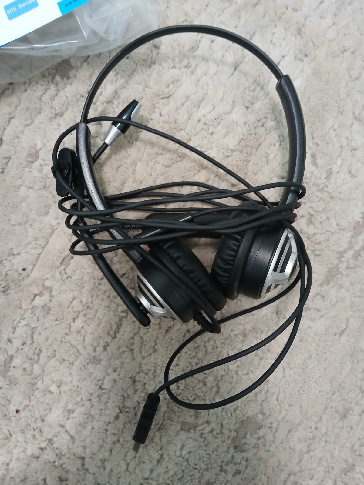 Mardi Professional Communications Headset with Microphone and Volume Control