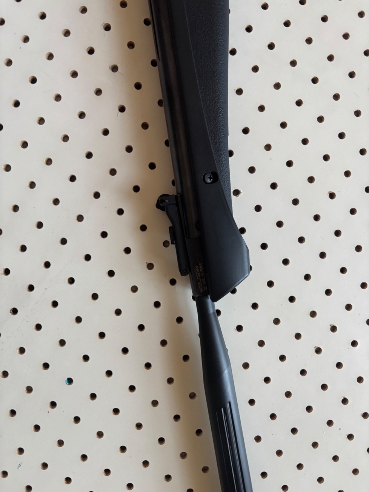 crossman shockwave quiet fire .22 cal 950 fps w/ pellets, scope, and pen loader