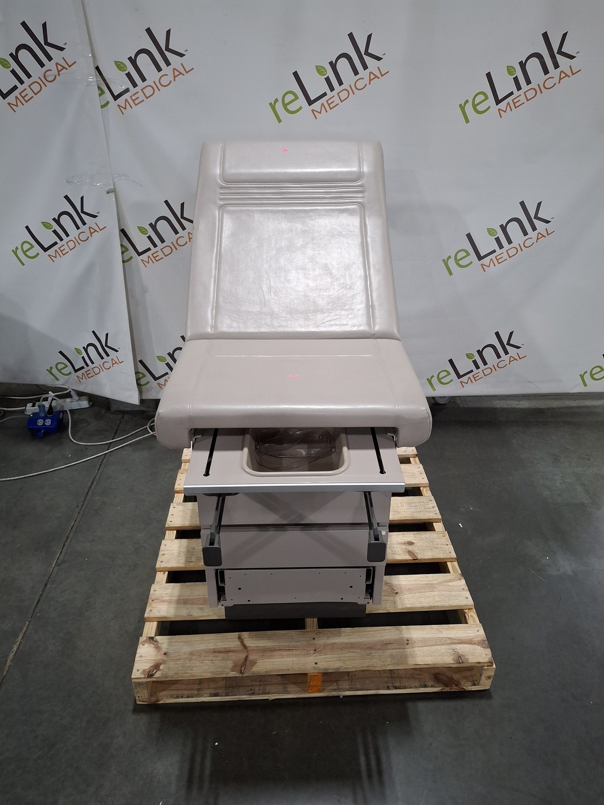 Midmark Ritter 100 Exam Table
