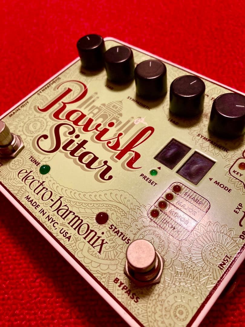 electro-harmonix Ravish Sitar Effects Pedal