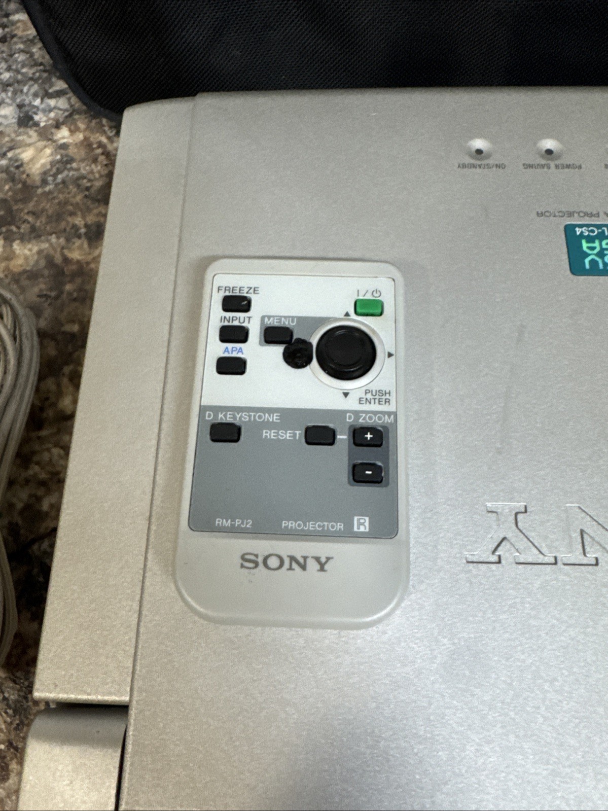 Sony VPL-CS4 LCD Data Projector With Power Cable Remote And Carry Case