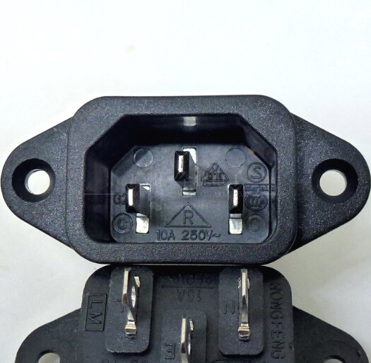 RONG FENG SS-7B VDE Male IEC 320 C14 AC Socket Mains Power Plug 15A 250V