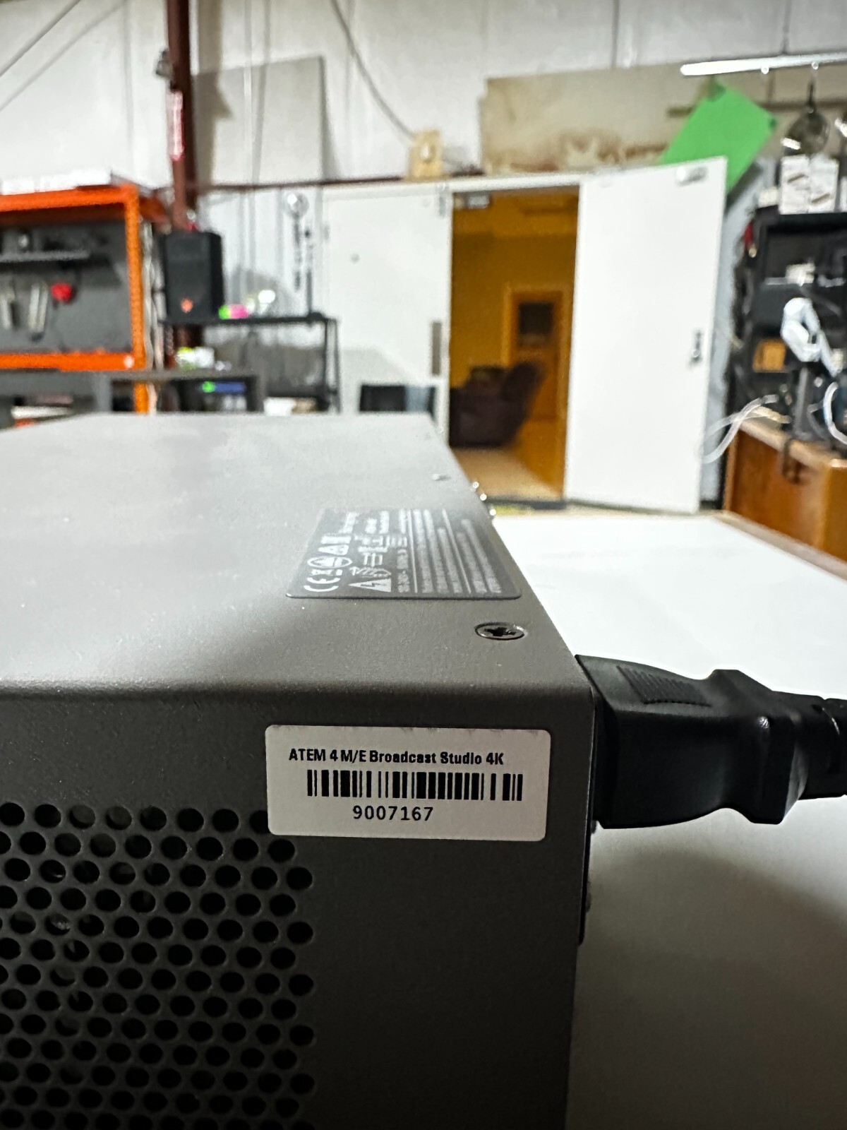Blackmagic Design ATEM 4 M/E Broadcast Studio 4k Switcher