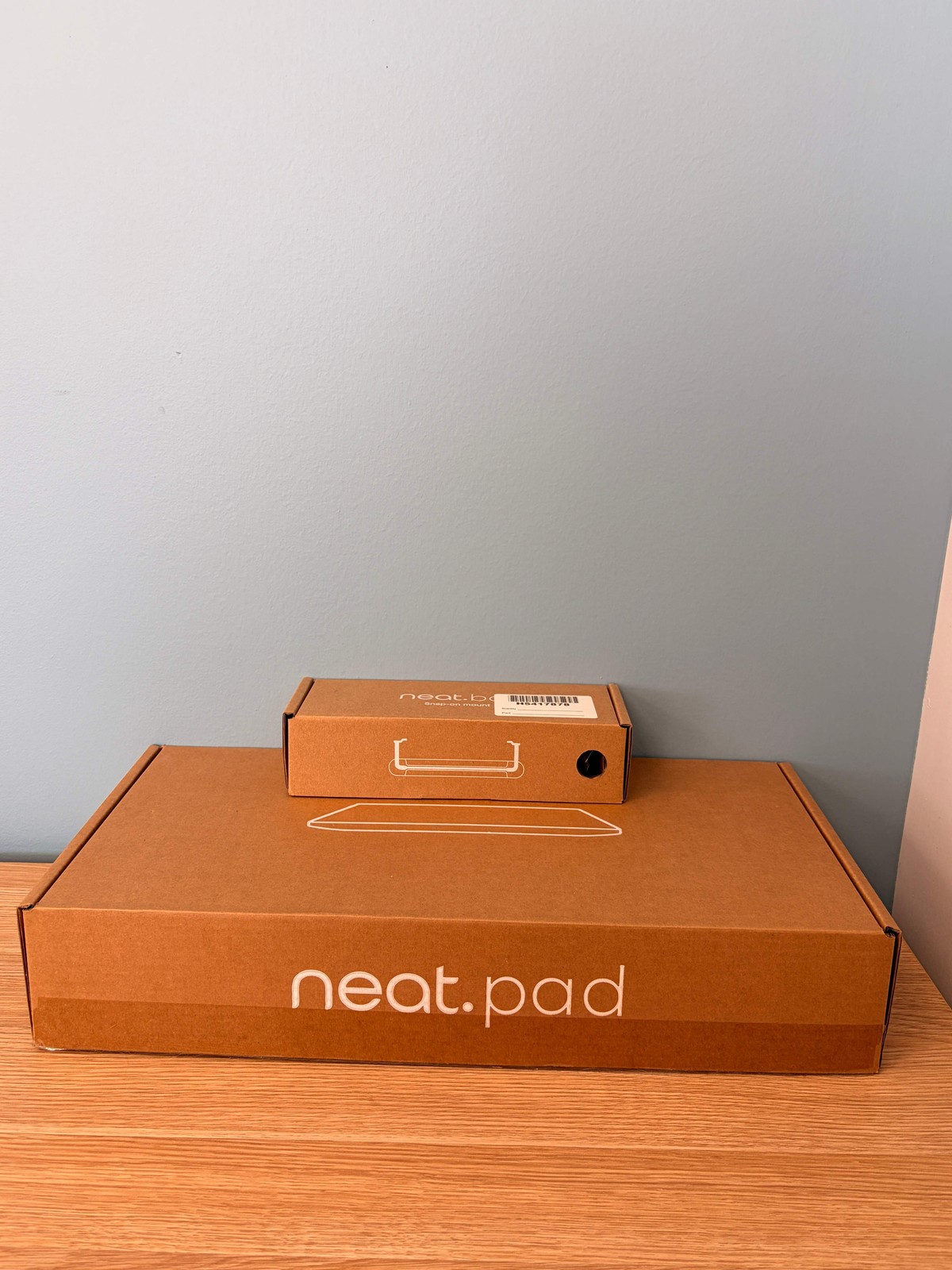NeatPad SE Video Conference & Room Management Touch Screen Display w/ Mounting