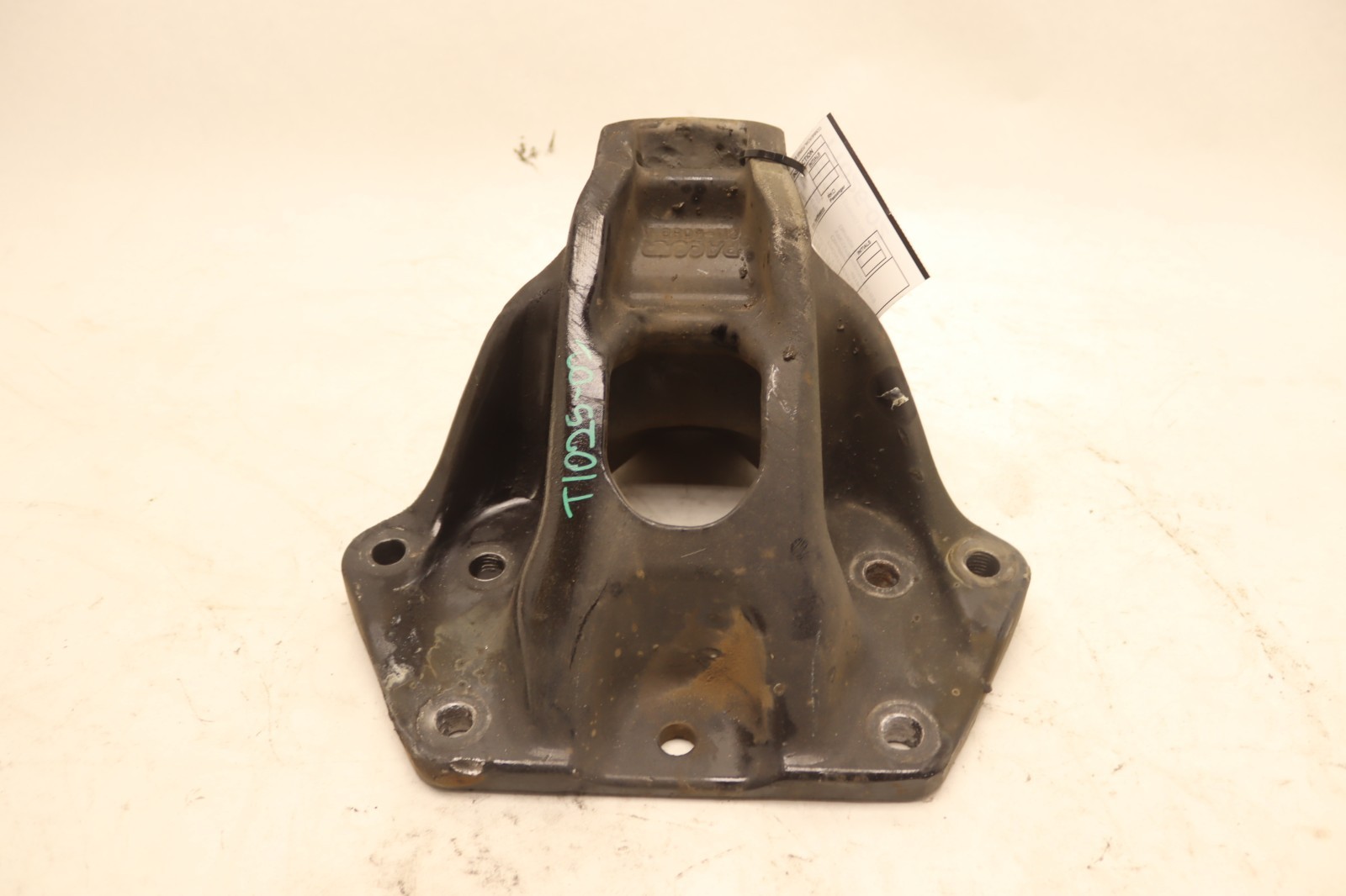 2018-2023 PETERBILT 579 PACCAR SUSPENSION LEAF SPRING HANGER BRACKET OEM