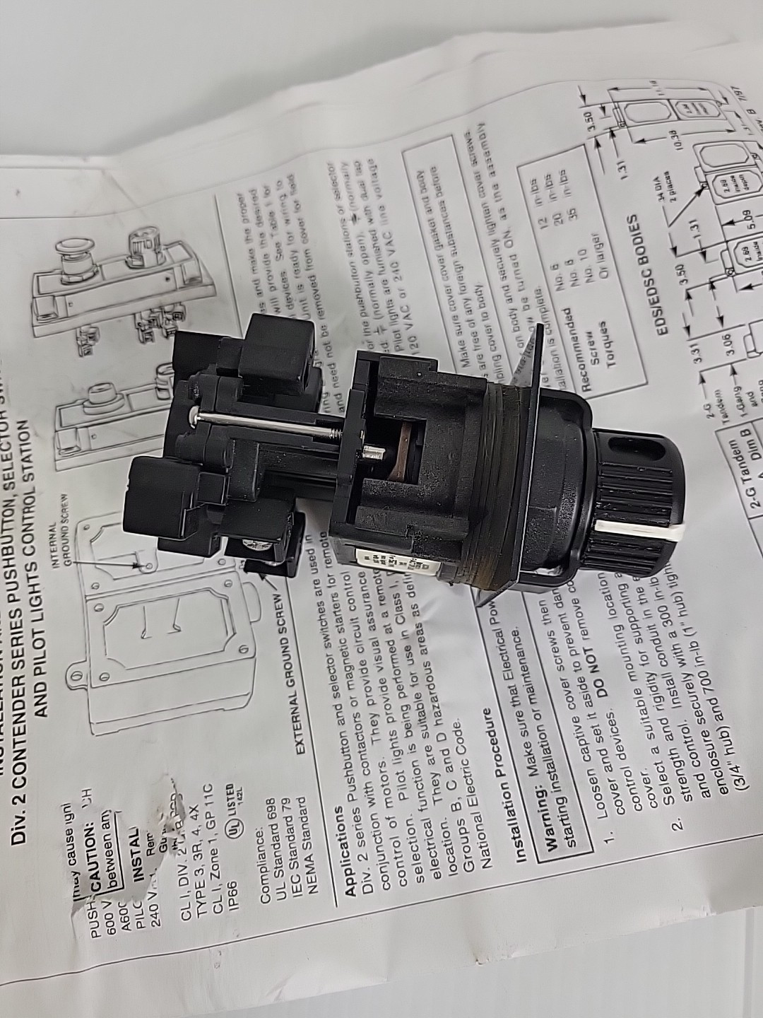 Appleton UCSSSeries Hazardous Location Selector Switch 2 Positions New No Box