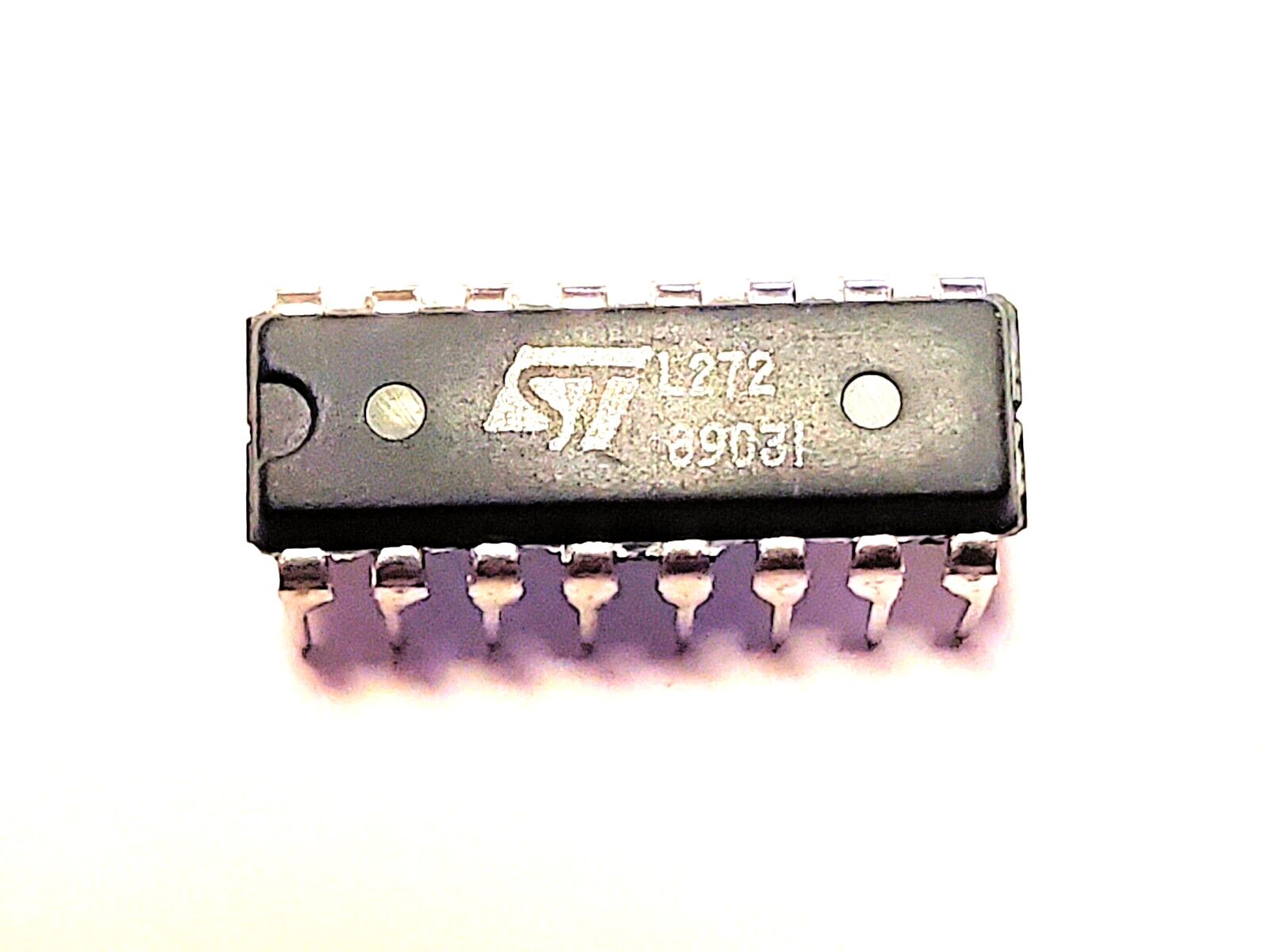 L272  "Original"  ST 16P DIP IC  1 pc