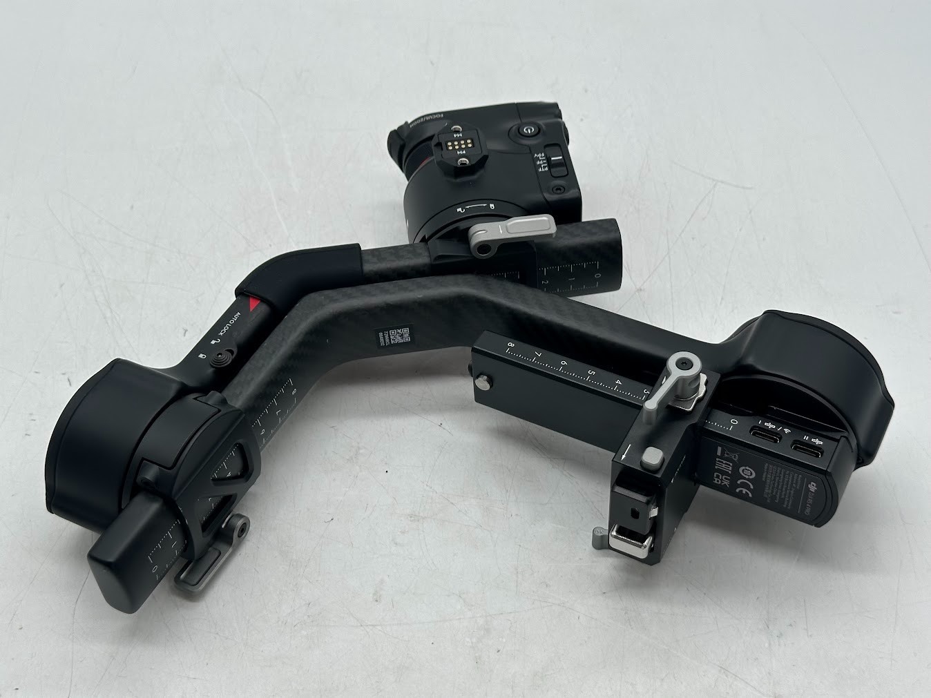 DJI RS 4 Pro Gimbal Stabilizer Combo