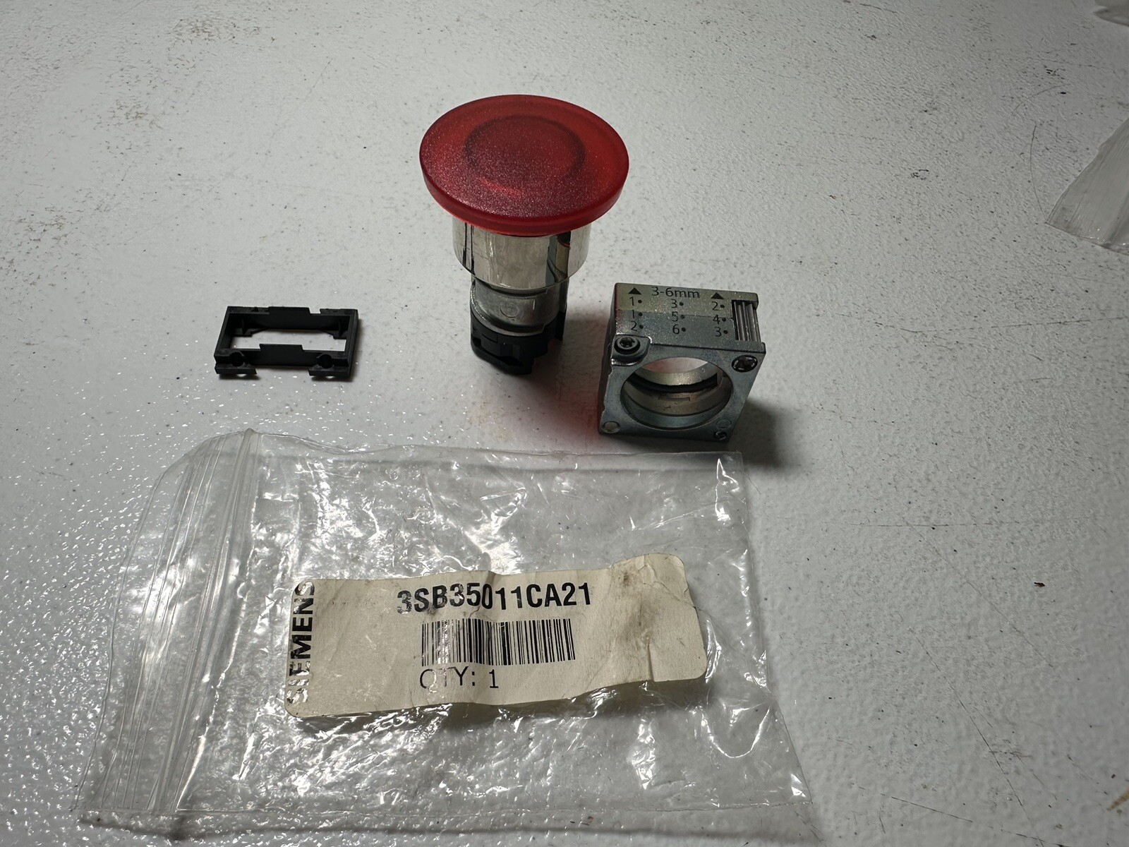Siemens 3sb35011ca21 Button A Mushroom Red Bright