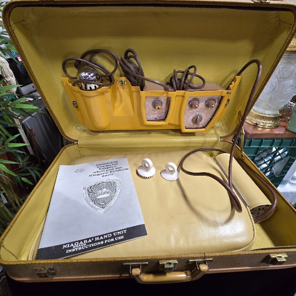 Vintage NIAGARA Thermo Cyclopad w/Heat & Vibration & Hand Unit w/ Hard Suitcase