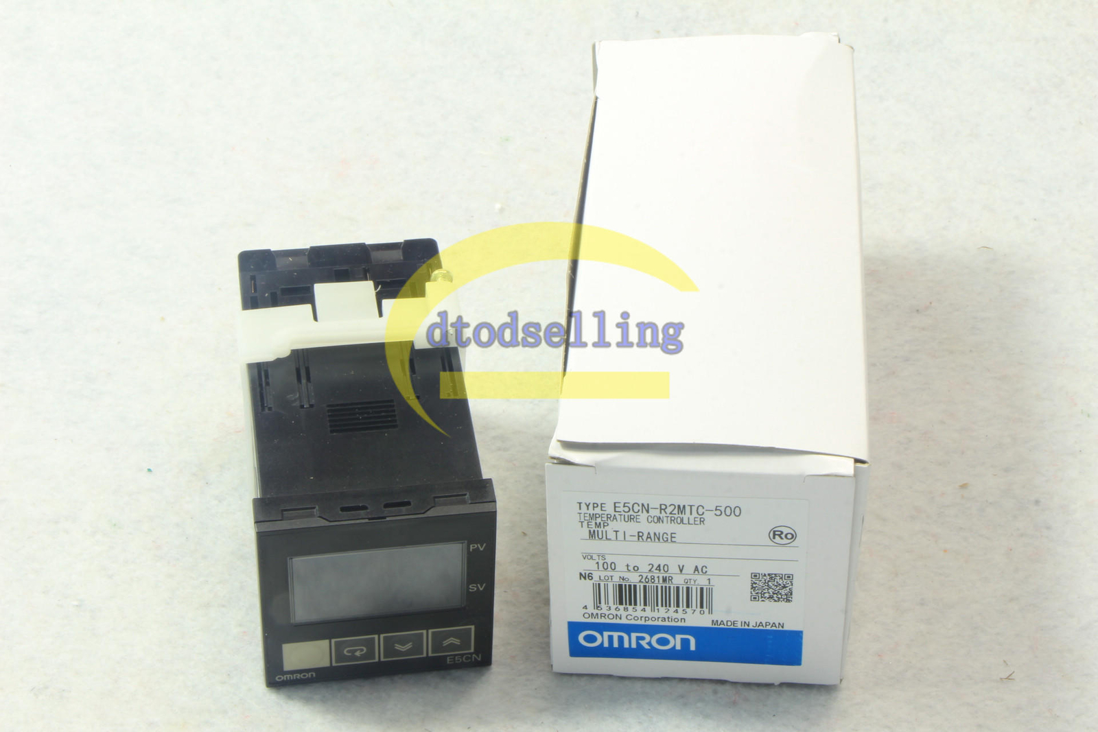 New Omron Temperature Controller E5CN-R2MTC-500 100-240VAC