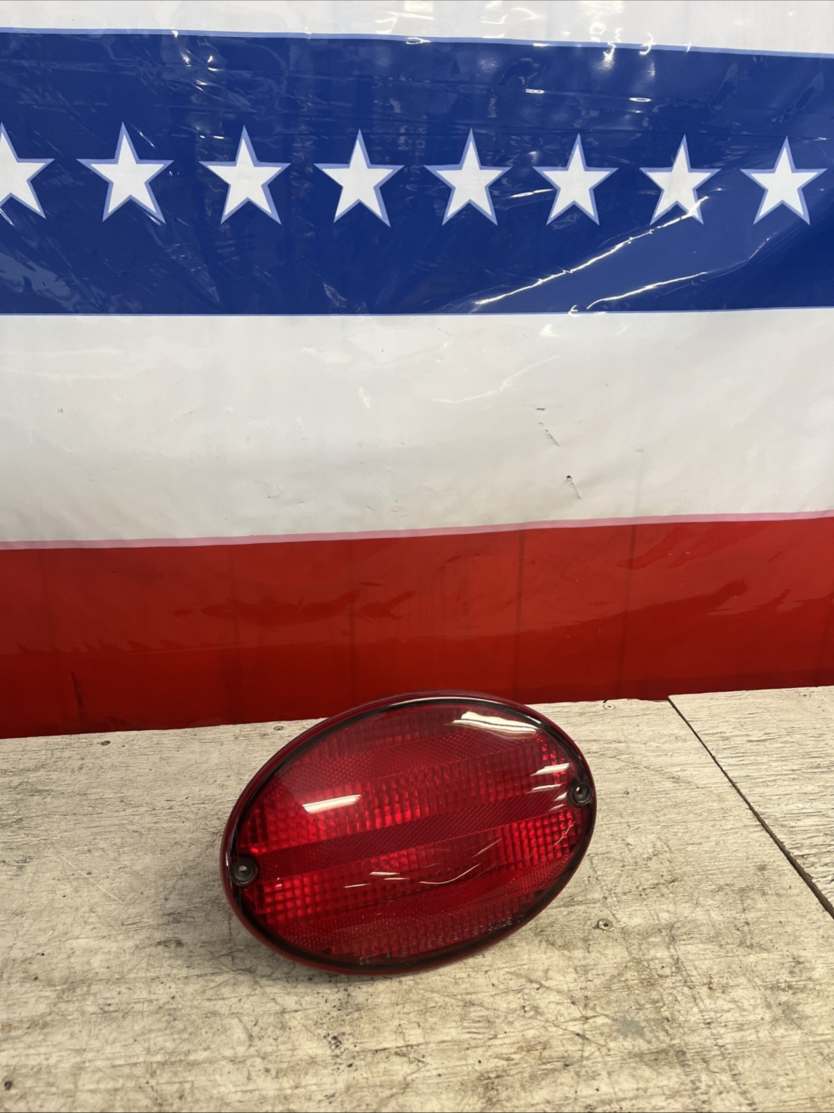 1997 - 2004 CORVETTE C5 RH TAIL BRAKE LIGHT 16523630 OEM
