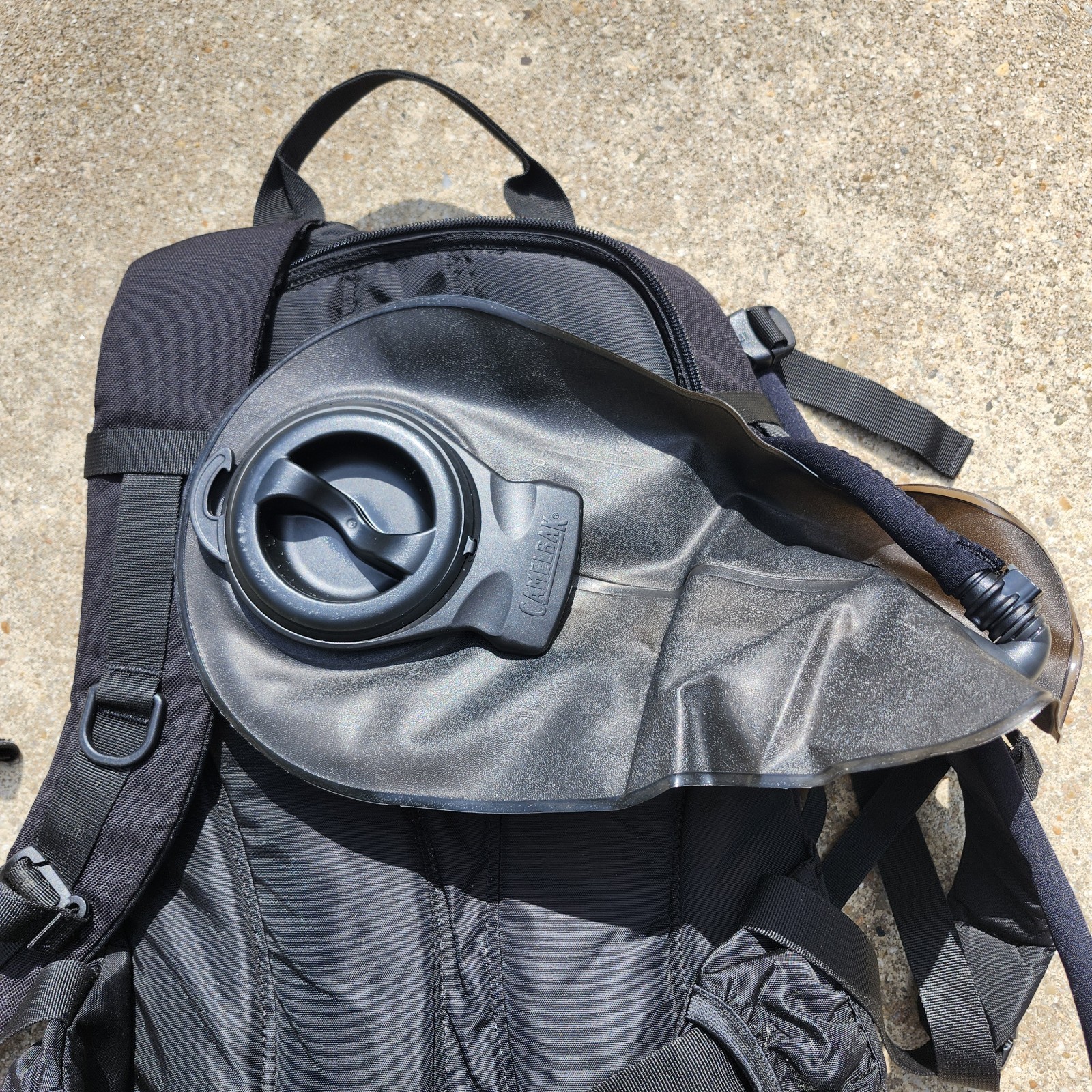 OLDGEN Camelbak Transformer Hydration System Backpack With Reversible Rain Cover