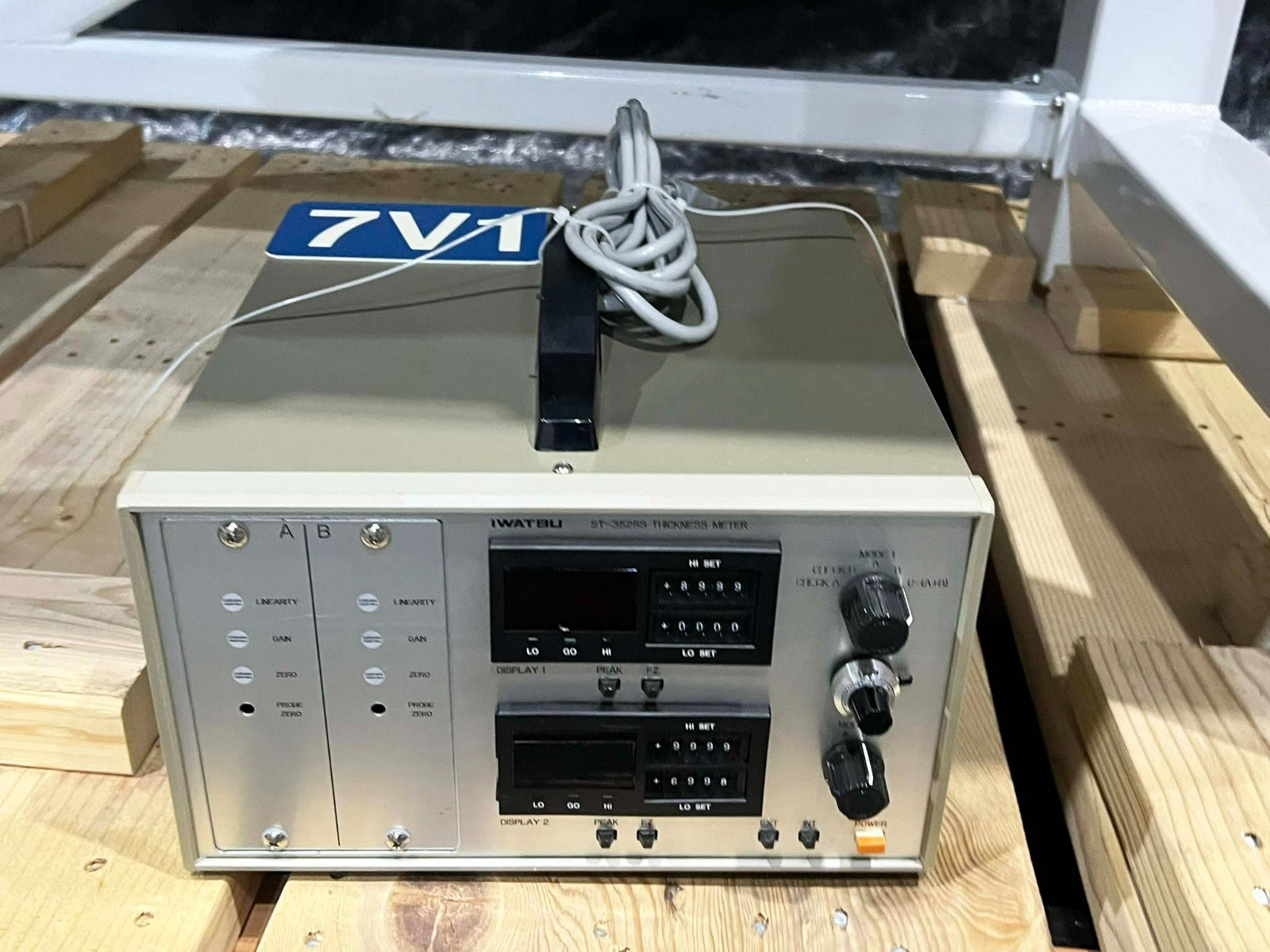 Iwatsu ST-0505 Thickness Meter *untested, sold as-is