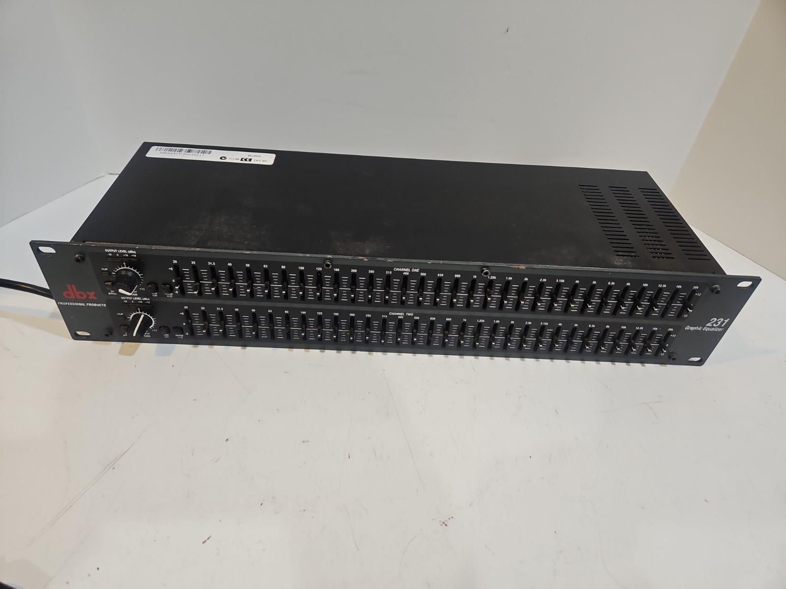 DBX 231 DUAL CHANNEL 31-BAND GRAPHIC EQUALIZER
