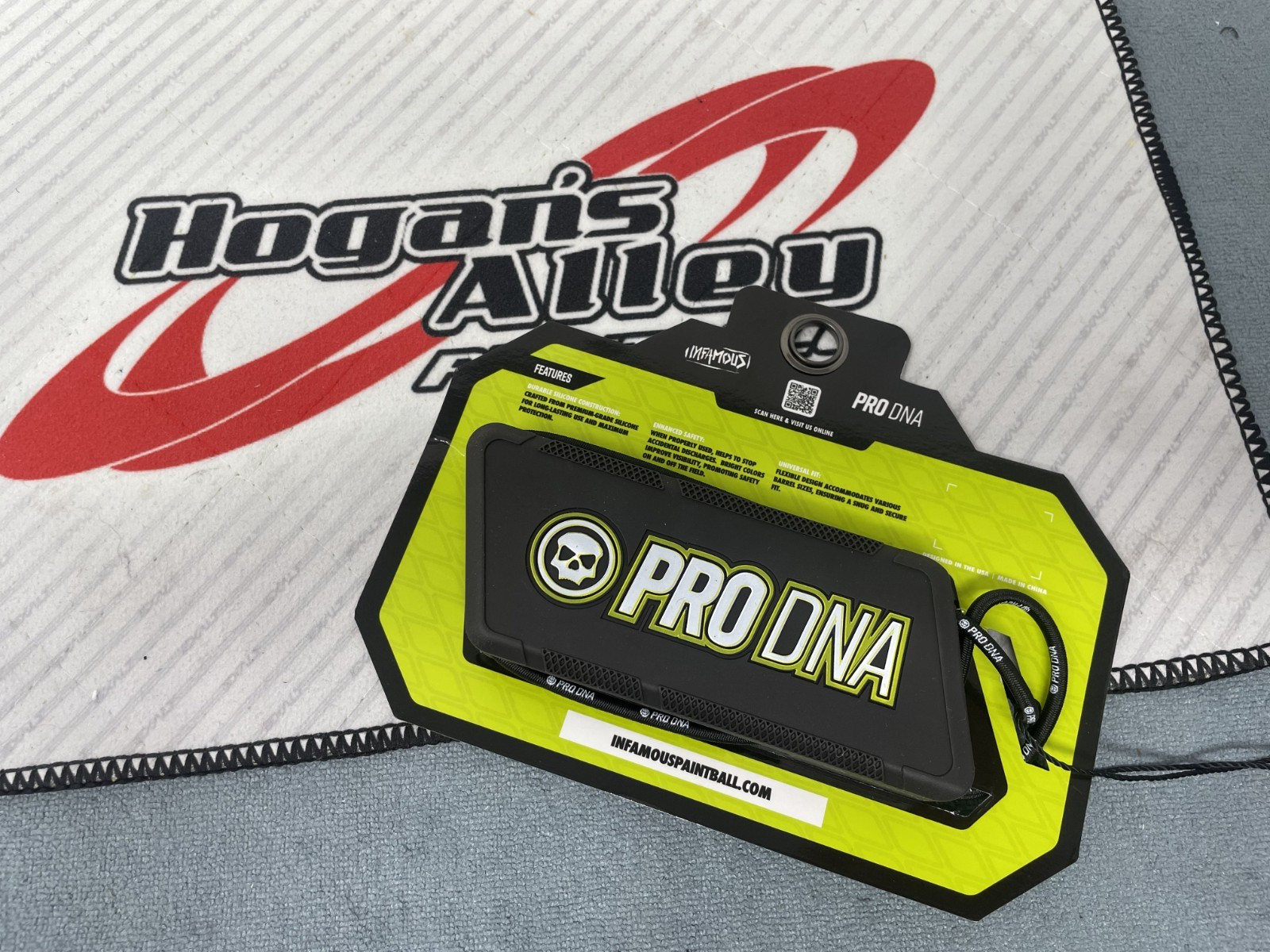PREMIUM SILICONE BARREL COVER - PRO DNA (Black/Volt)