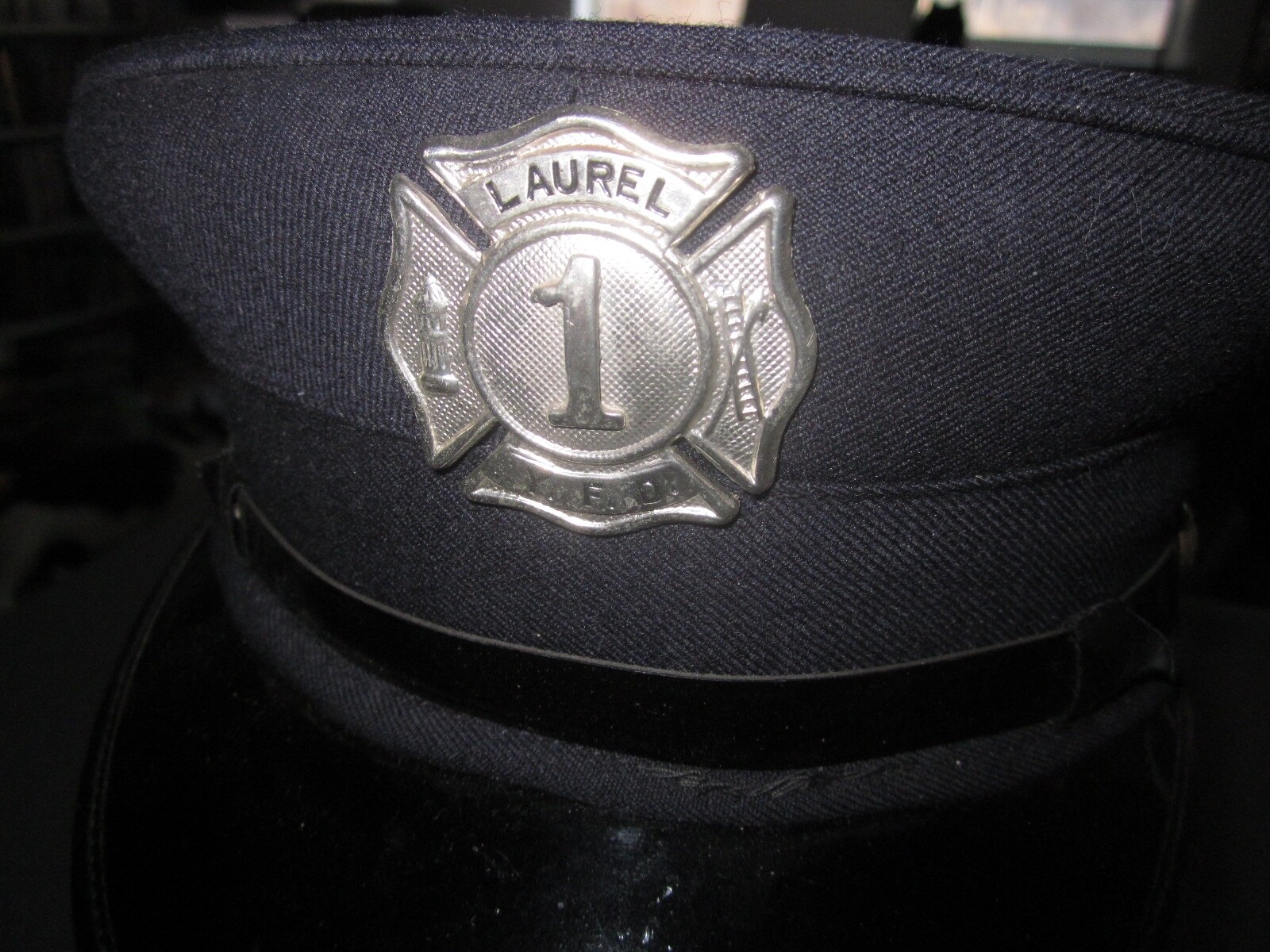 Vintage LAUREL YFD FIREMAN Fireman Wentworth Head-Master HAT CAP with BADGE
