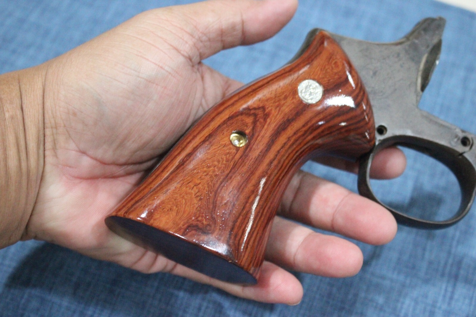 TARGET GRIPS FOR S&W K, L FRAME SQUARE BUTT MOD 686, 66 ROSE WOOD NICE GIFT # 12