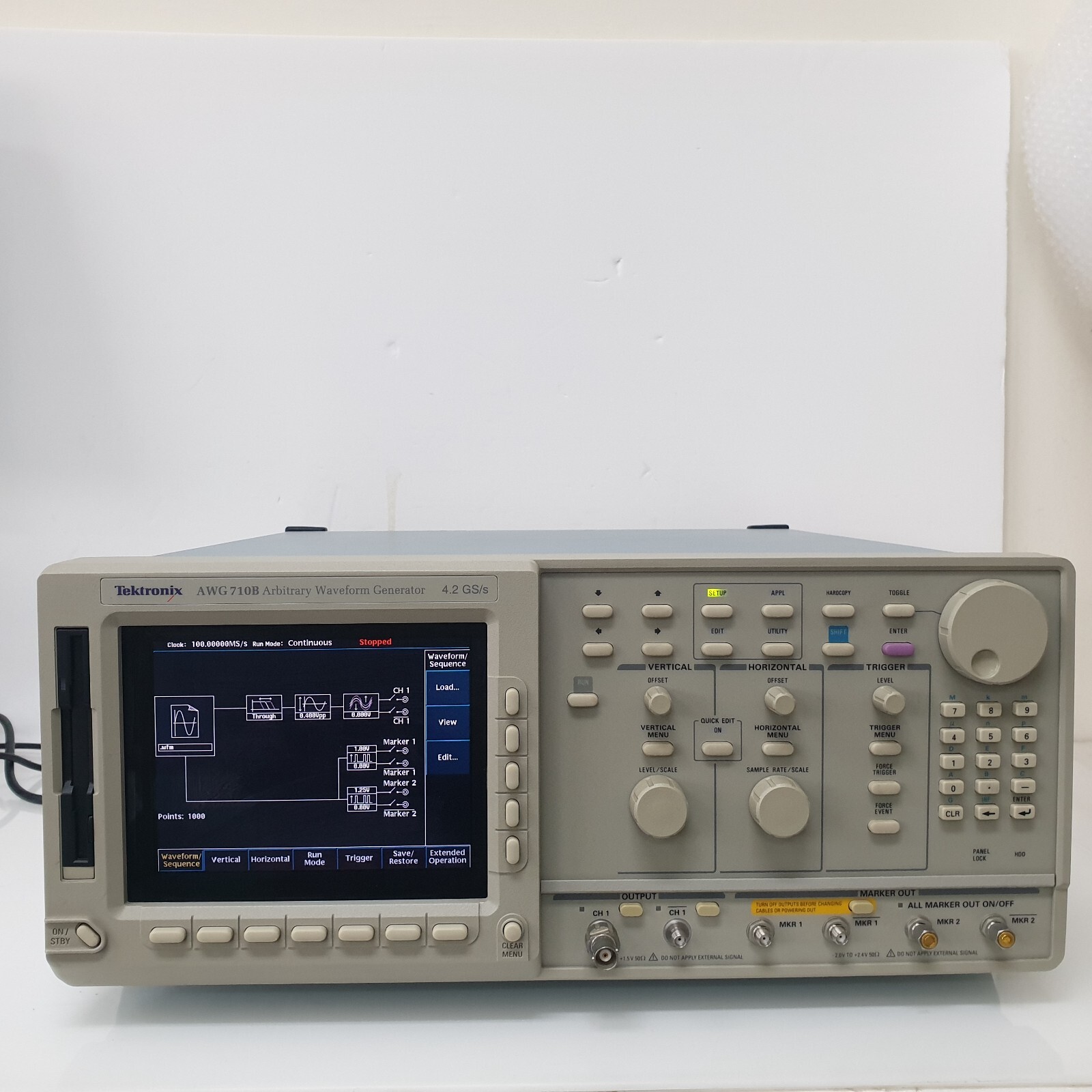 Tektronix AWG710B 2.1GHZ/4.2GS/s Arbitrary Waveform Generator w/ opt.01(64.8M)