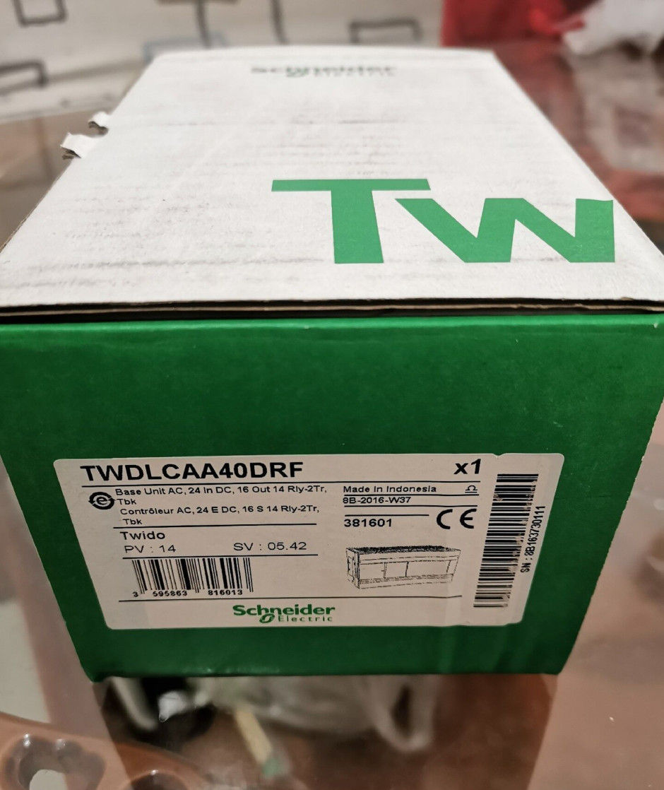 1PCS NEW IN BOX Schneider Twido PLC TWDLCAA40DRF