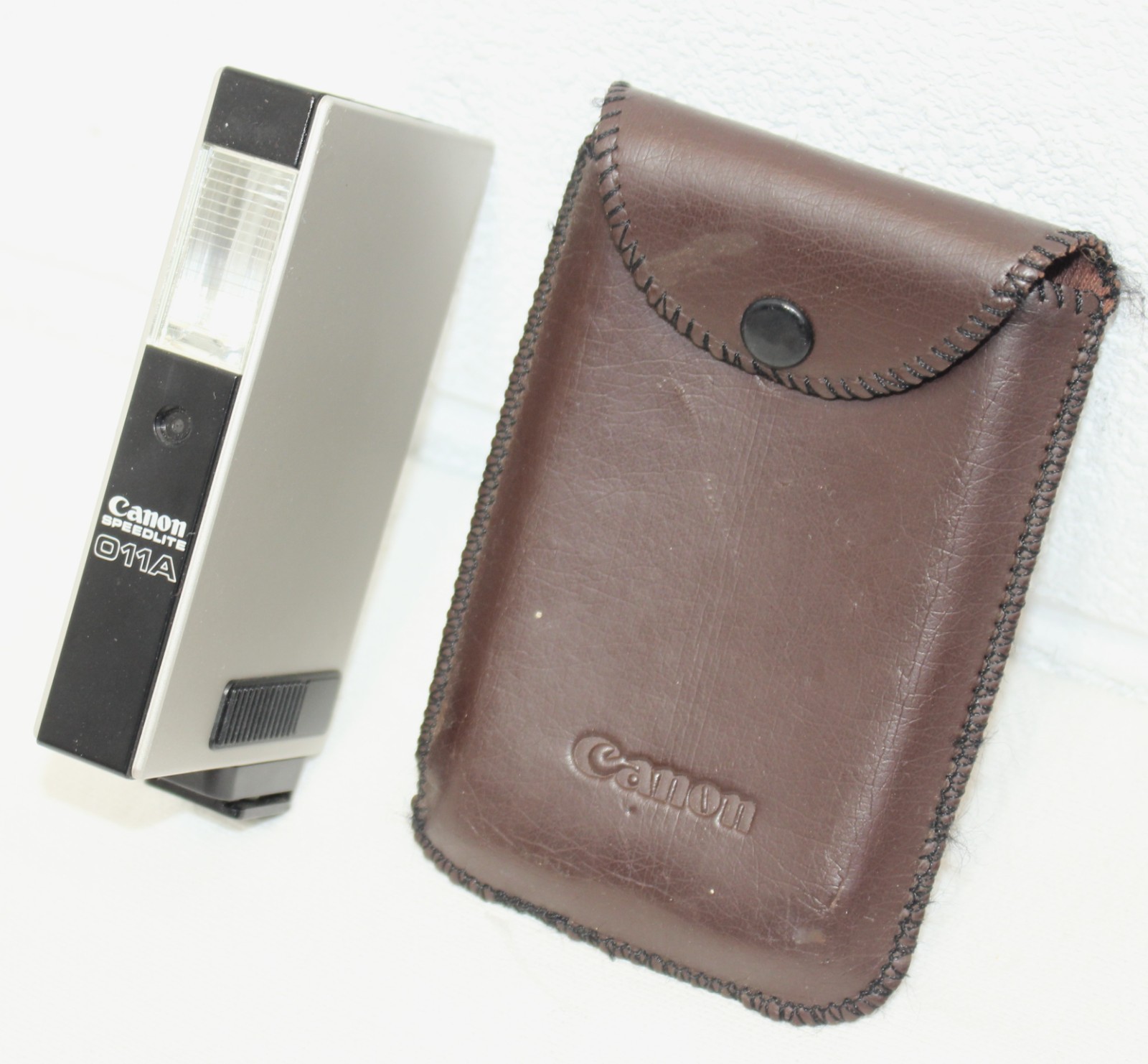 Canon Speedlite 011A Shoe Mount Flash For Canon 35mm Film Cameras Tested/WORKS!