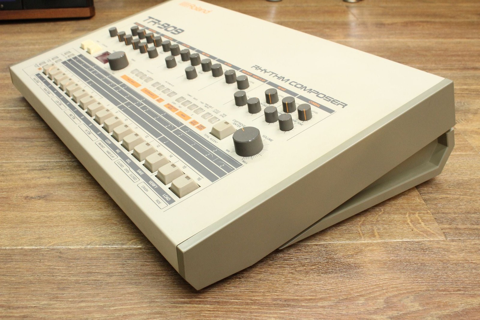 ROLAND TR-909 Rhythm Composer [360131]
