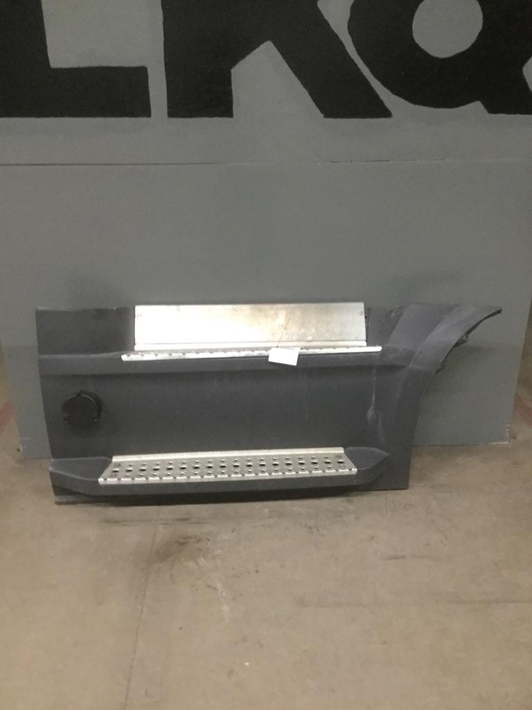 For 2020 FREIGHTLINER CASCADIA 126 SIDE FAIRING Right ,  IL