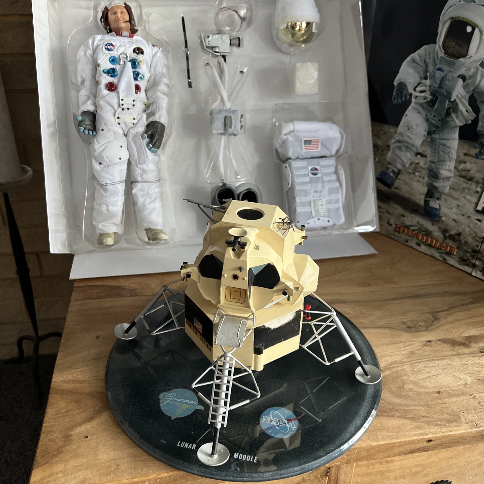 Apollo 11 Lunar Module Grumman Contractors Model Nasa Space memorabilia