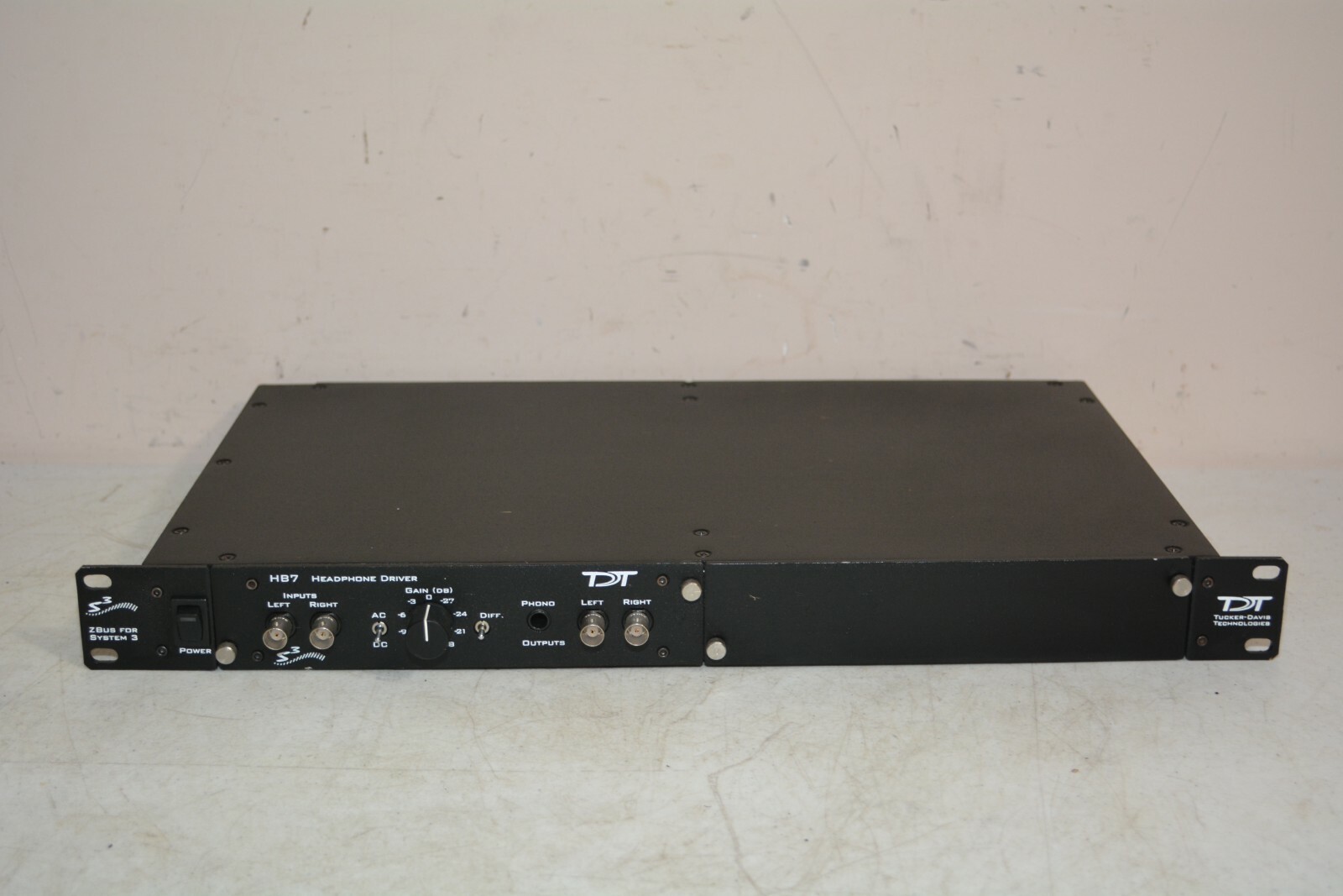 ^ Tucker-Davis HB7 Headphone Driver #D157