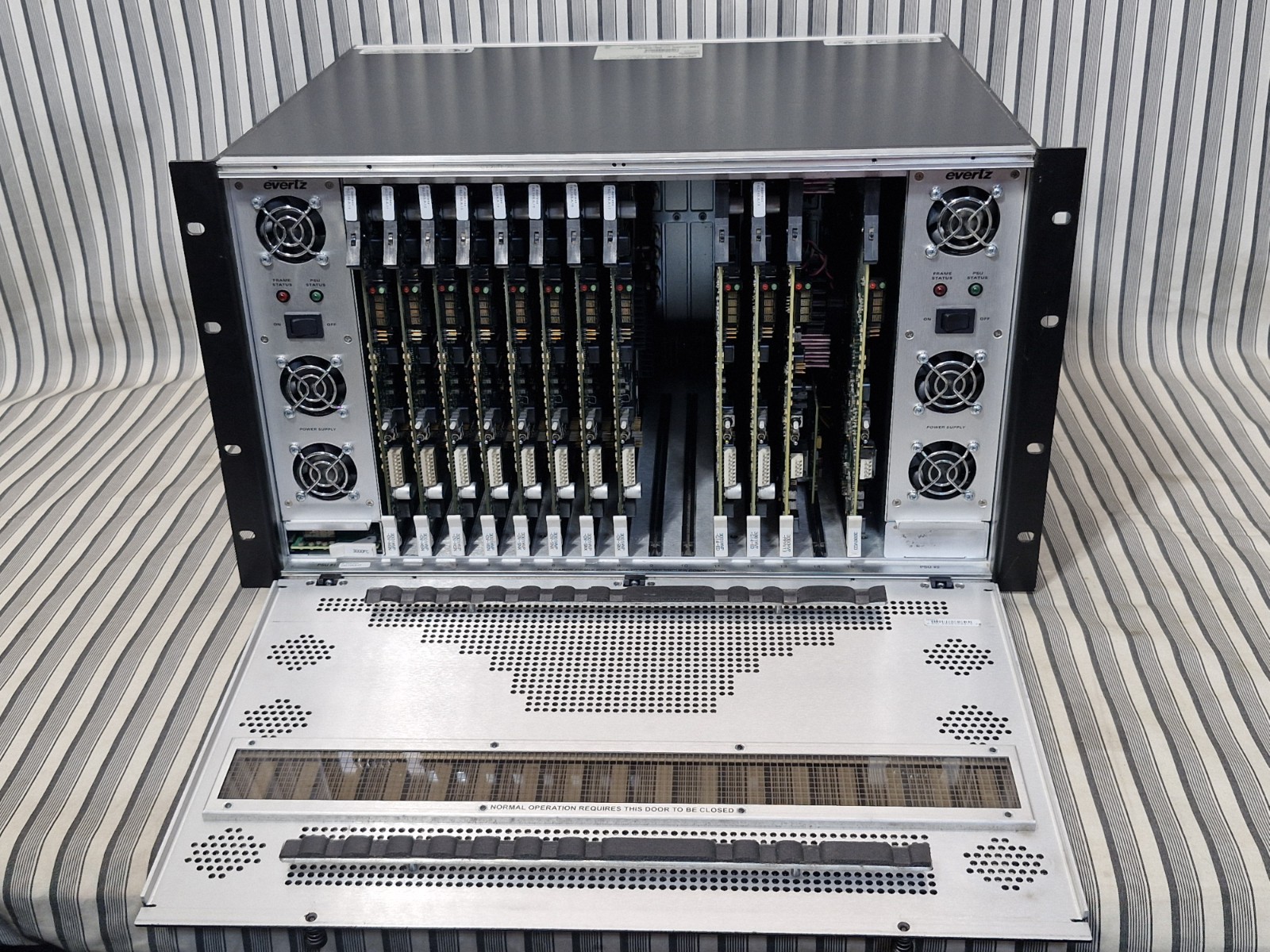 Evertz 3000FR Multi-Image Processor Frame w/ Modules Powers On, Not Fully Tested
