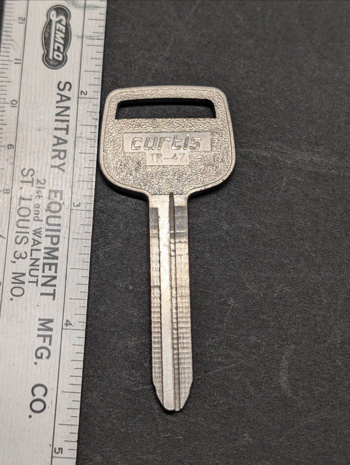 NOS UNCUT Curtis TR-47 Fits Toyota   key blank made in USA