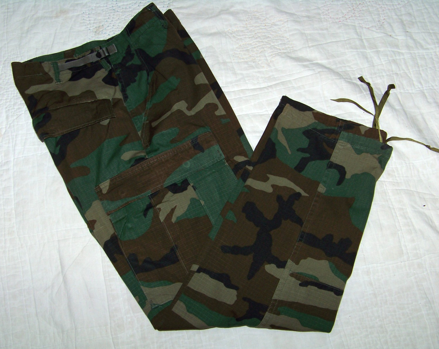 Men's Military Camo Cargo Pants - Small-Short